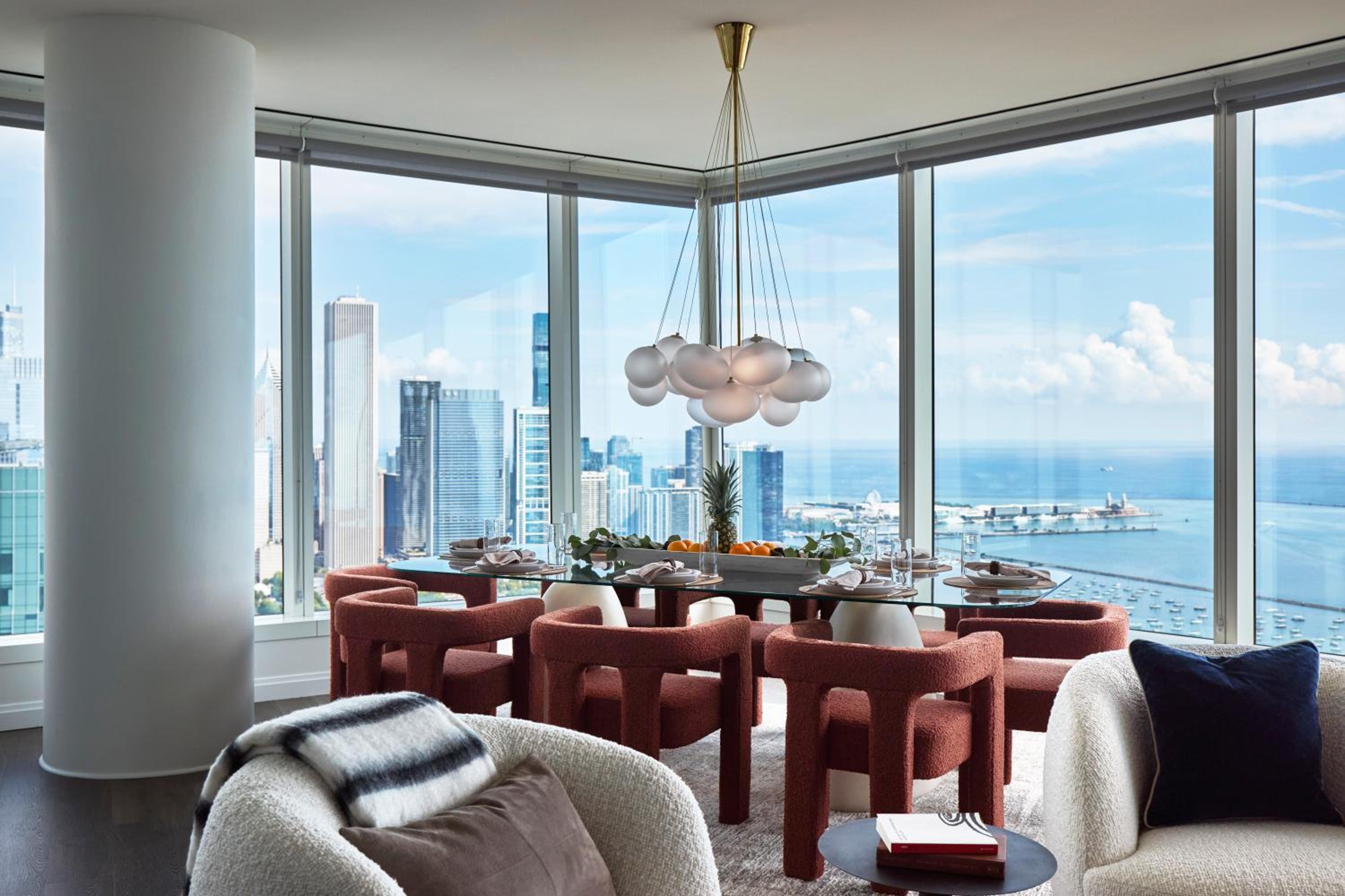Lux Apts with Lake Views and Top Amenities
