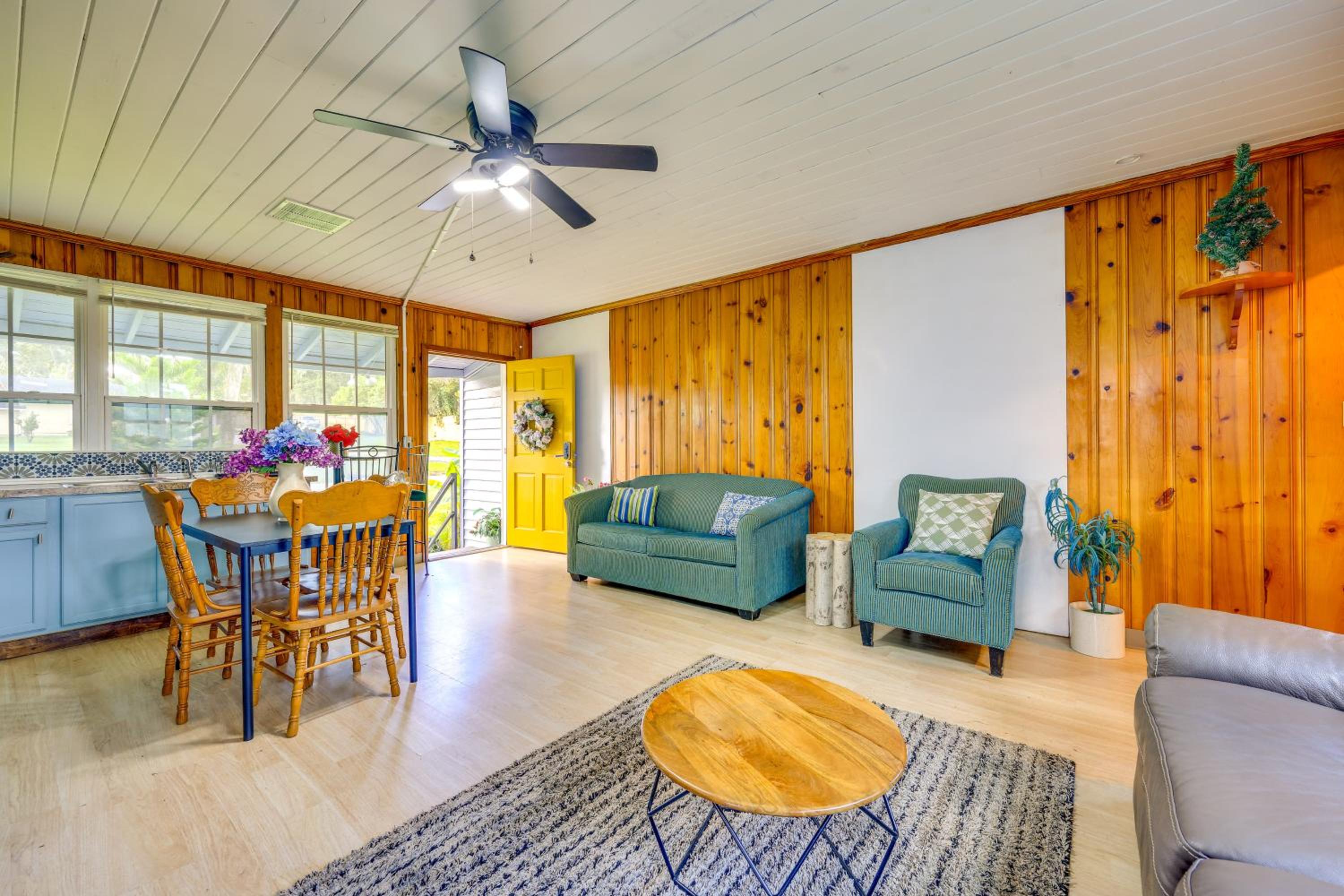 5 Mi to Dtwn! Peaceful Retreat in Jacksonville