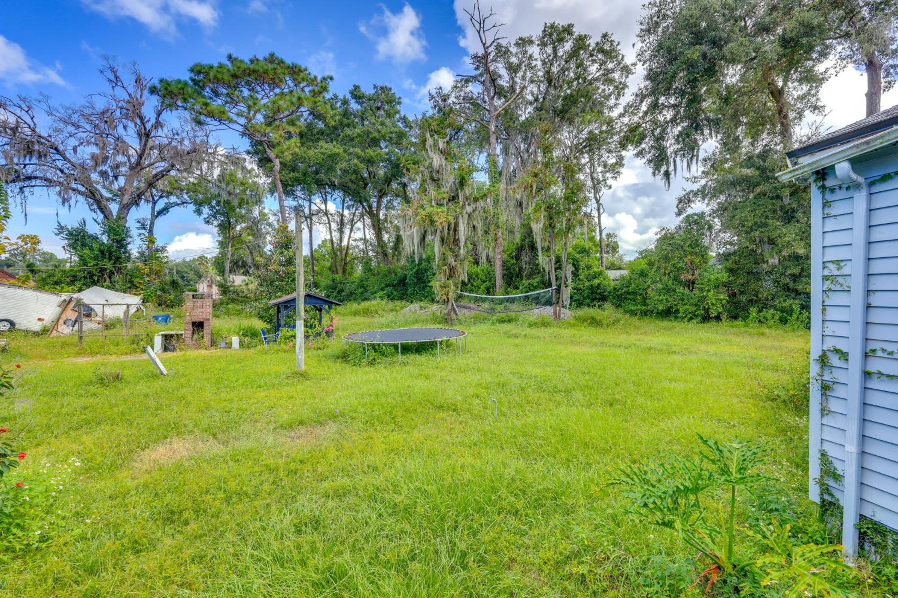 5 Mi to Dtwn! Peaceful Retreat in Jacksonville