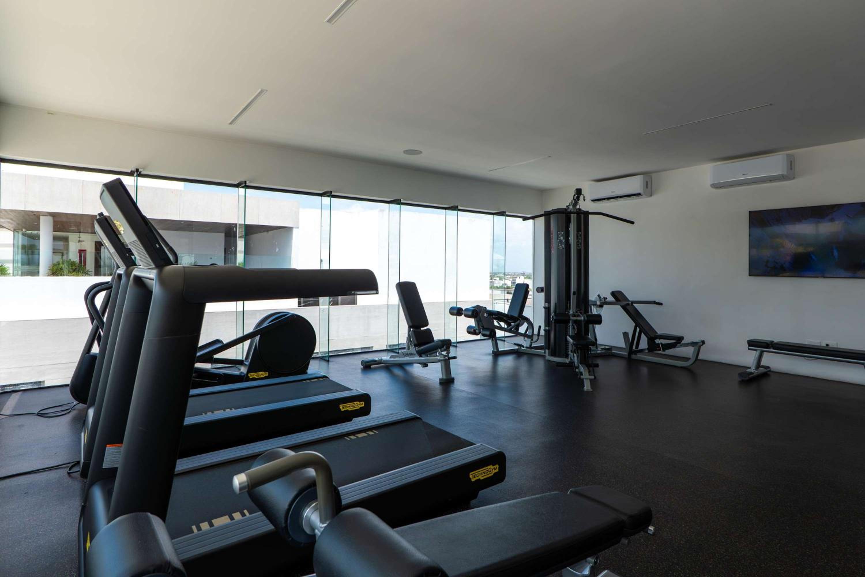 Stylish Condo w Roof Pool & Jacuzzi in Prime Playa