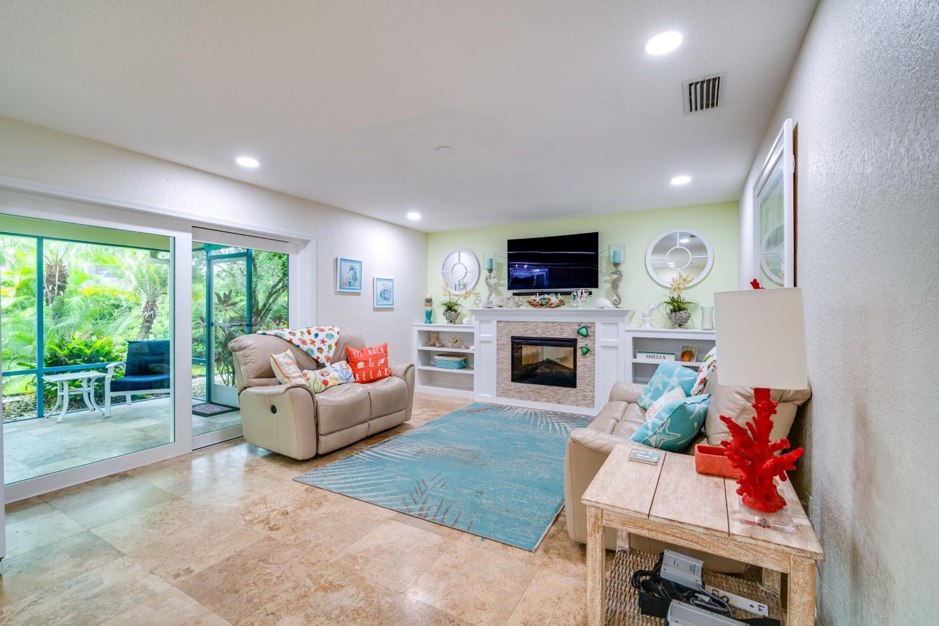 Outdoor Oasis with Bar and Lanai Tavares Escape