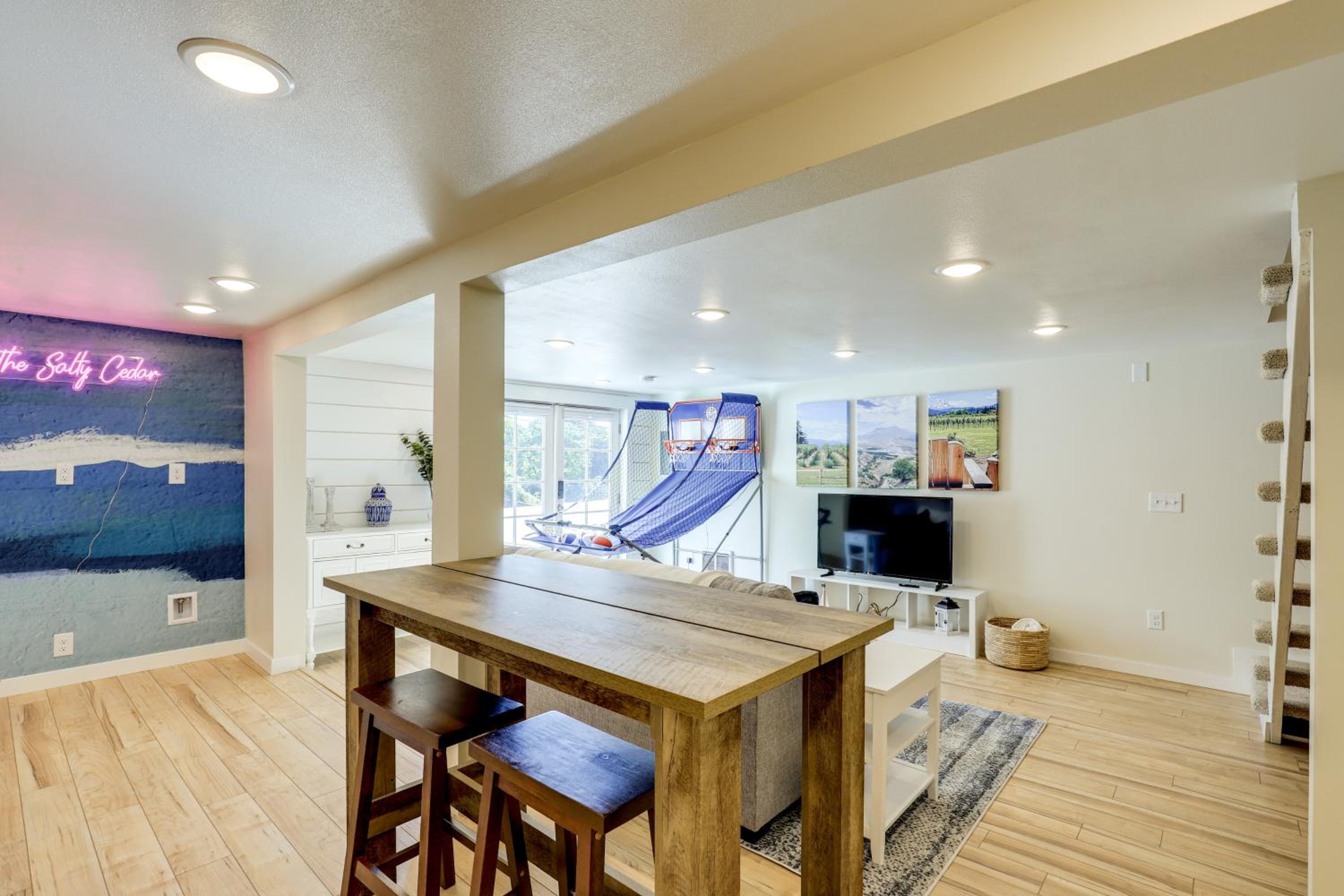 Walk to Dtwn Camas! Updated Home with Game Room