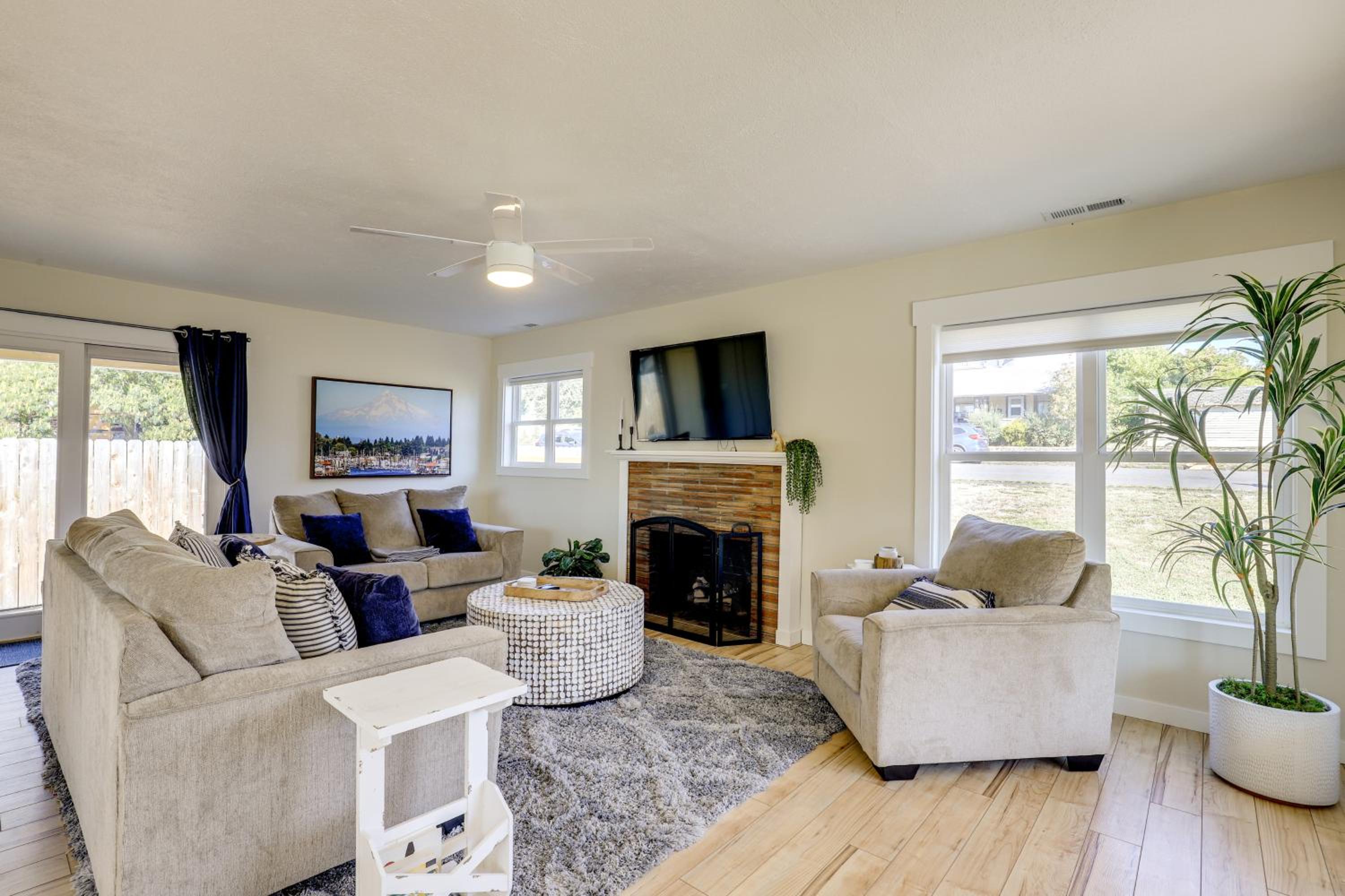 Walk to Dtwn Camas! Updated Home with Game Room