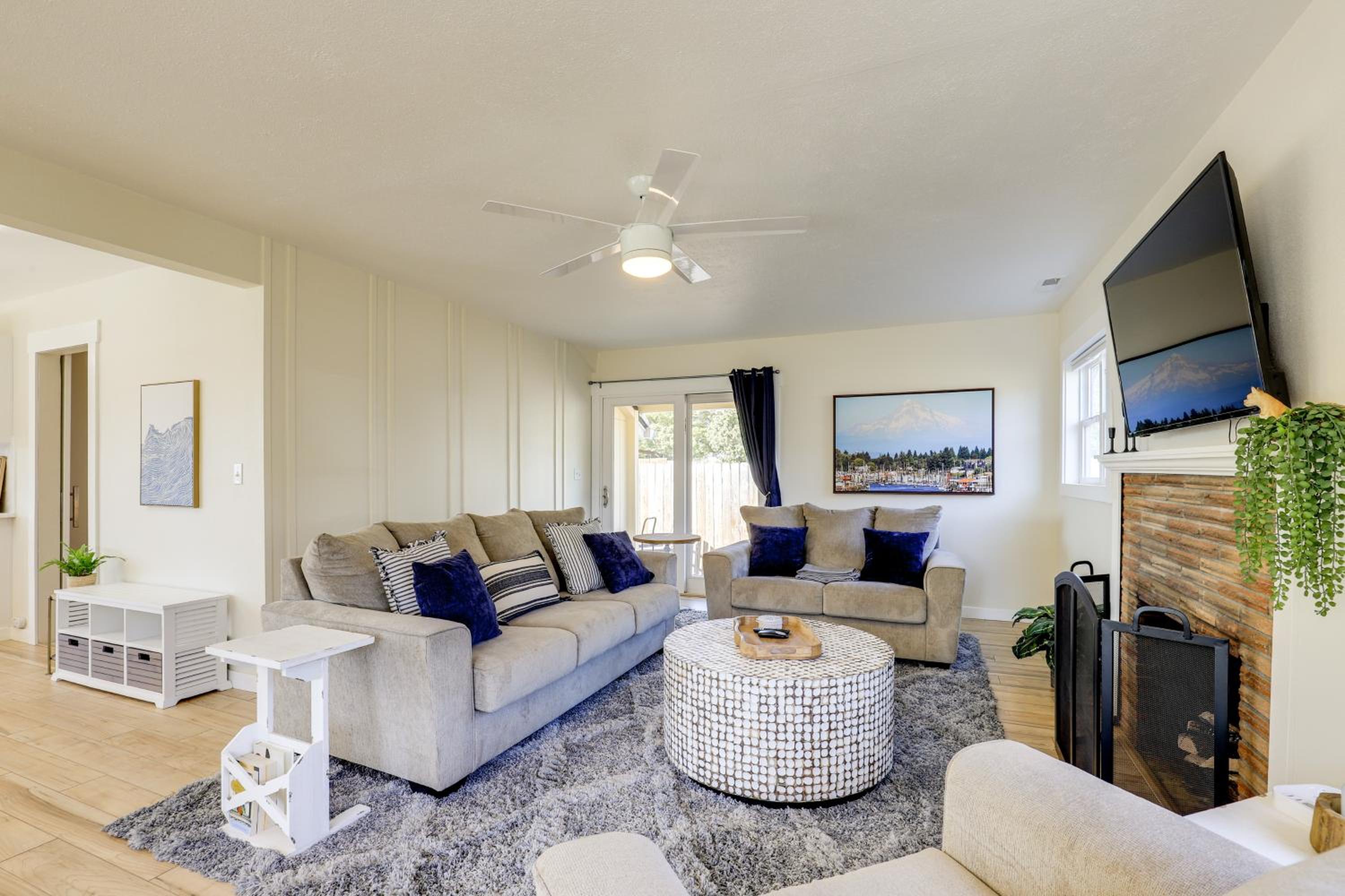 Walk to Dtwn Camas! Updated Home with Game Room