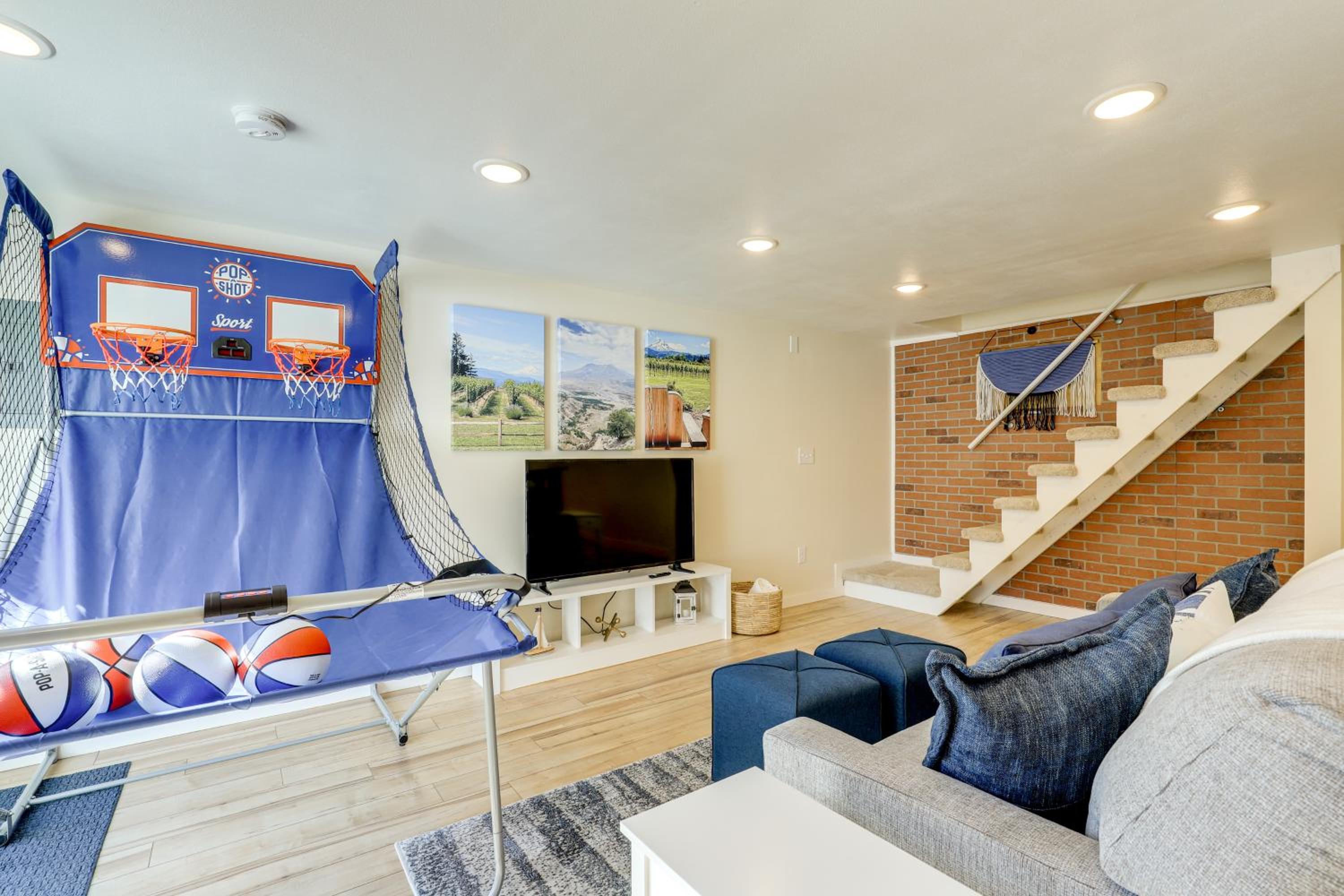Walk to Dtwn Camas! Updated Home with Game Room