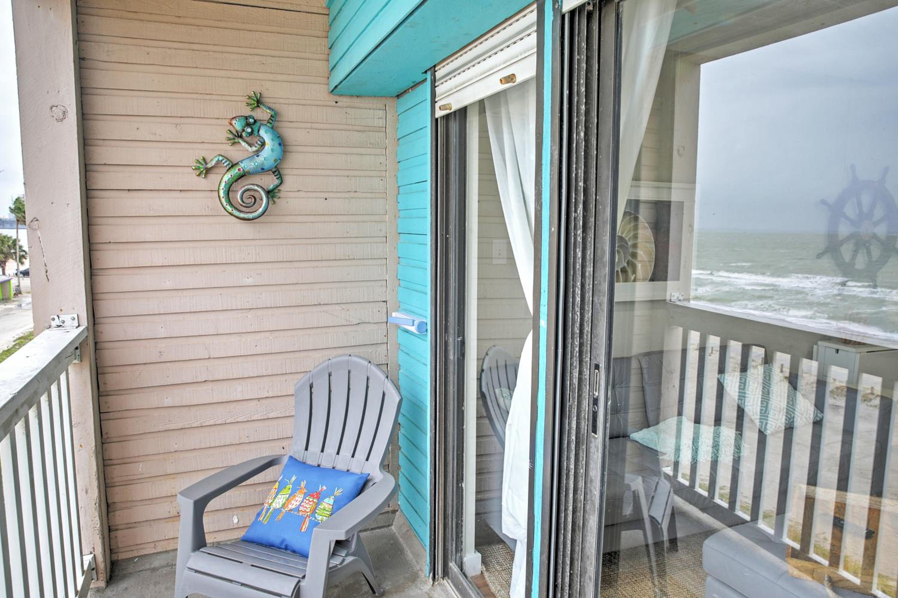 Balcony with Ocean View! North Beach 2nd-Floor Condo