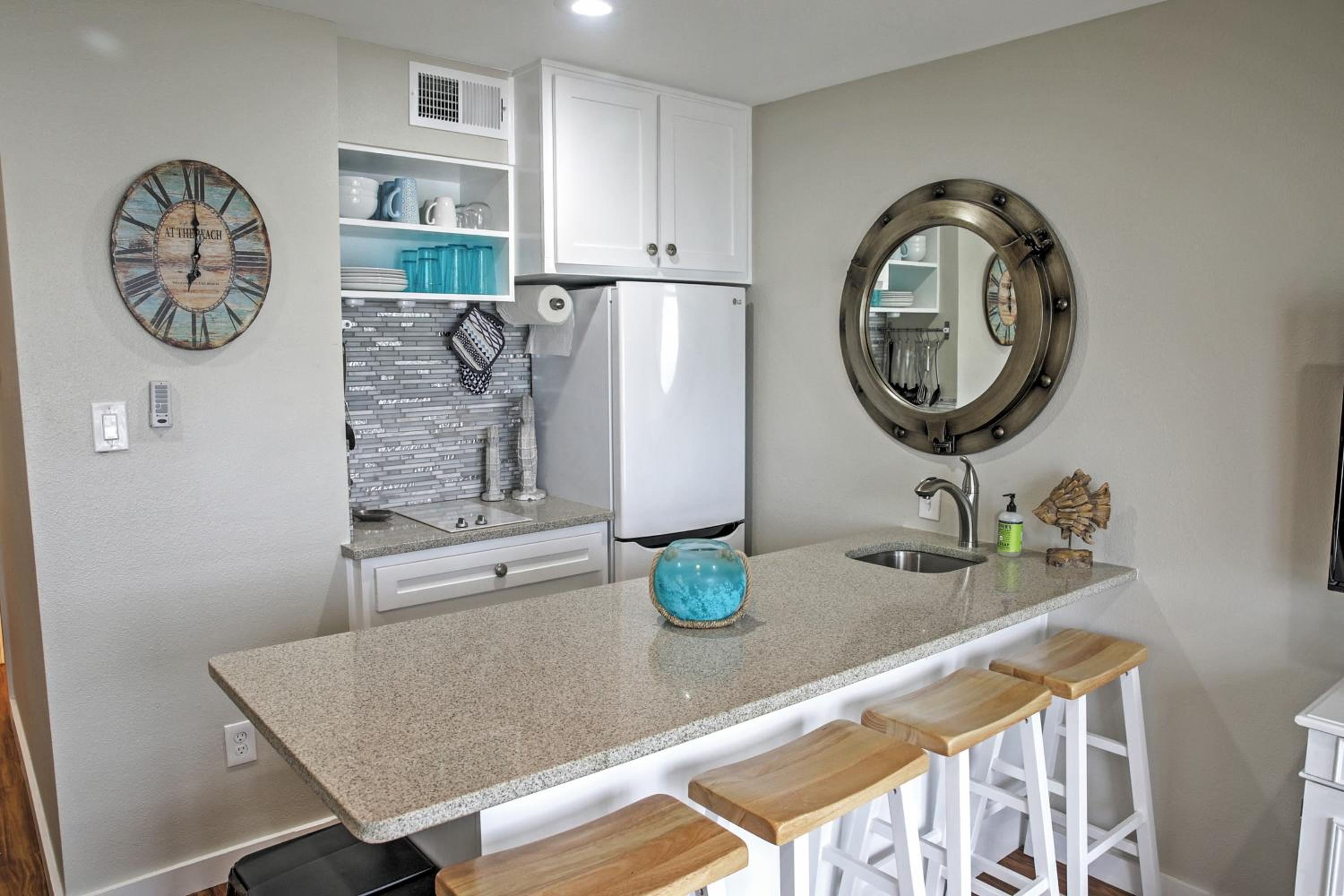 Balcony with Ocean View! North Beach 2nd-Floor Condo