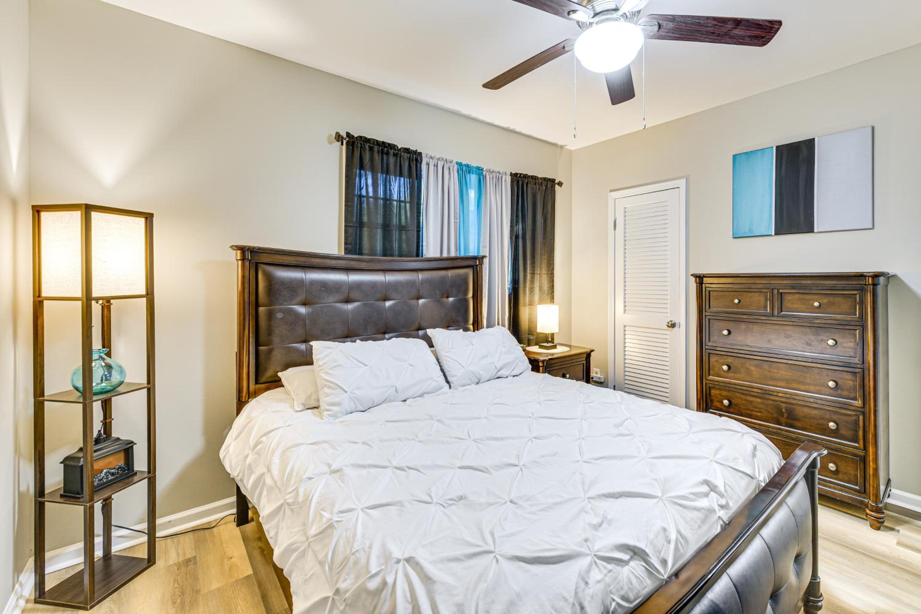 2 Mi to Dtwn Monroe near Wingate Cozy Apt with Patio