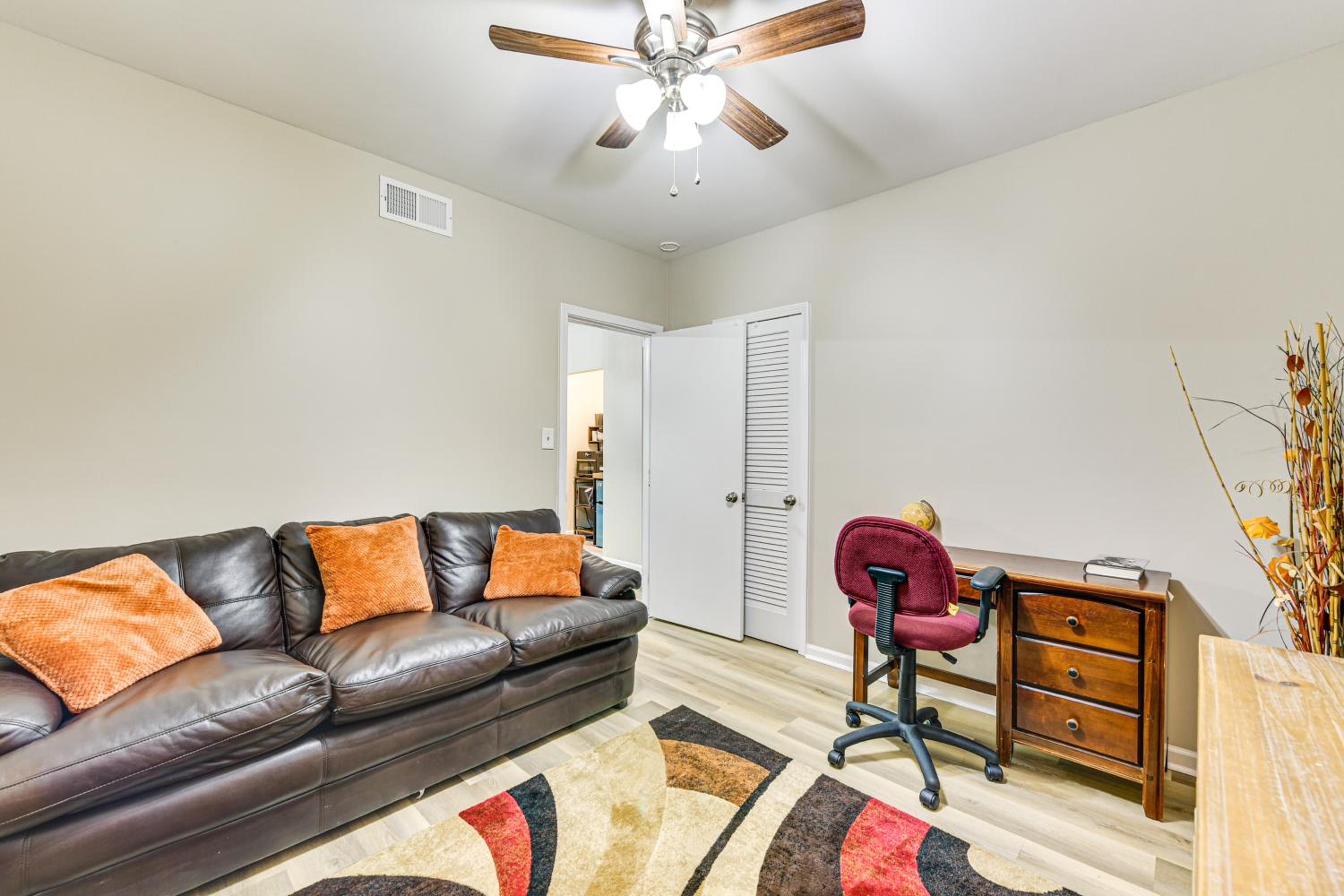 2 Mi to Dtwn Monroe near Wingate Cozy Apt with Patio