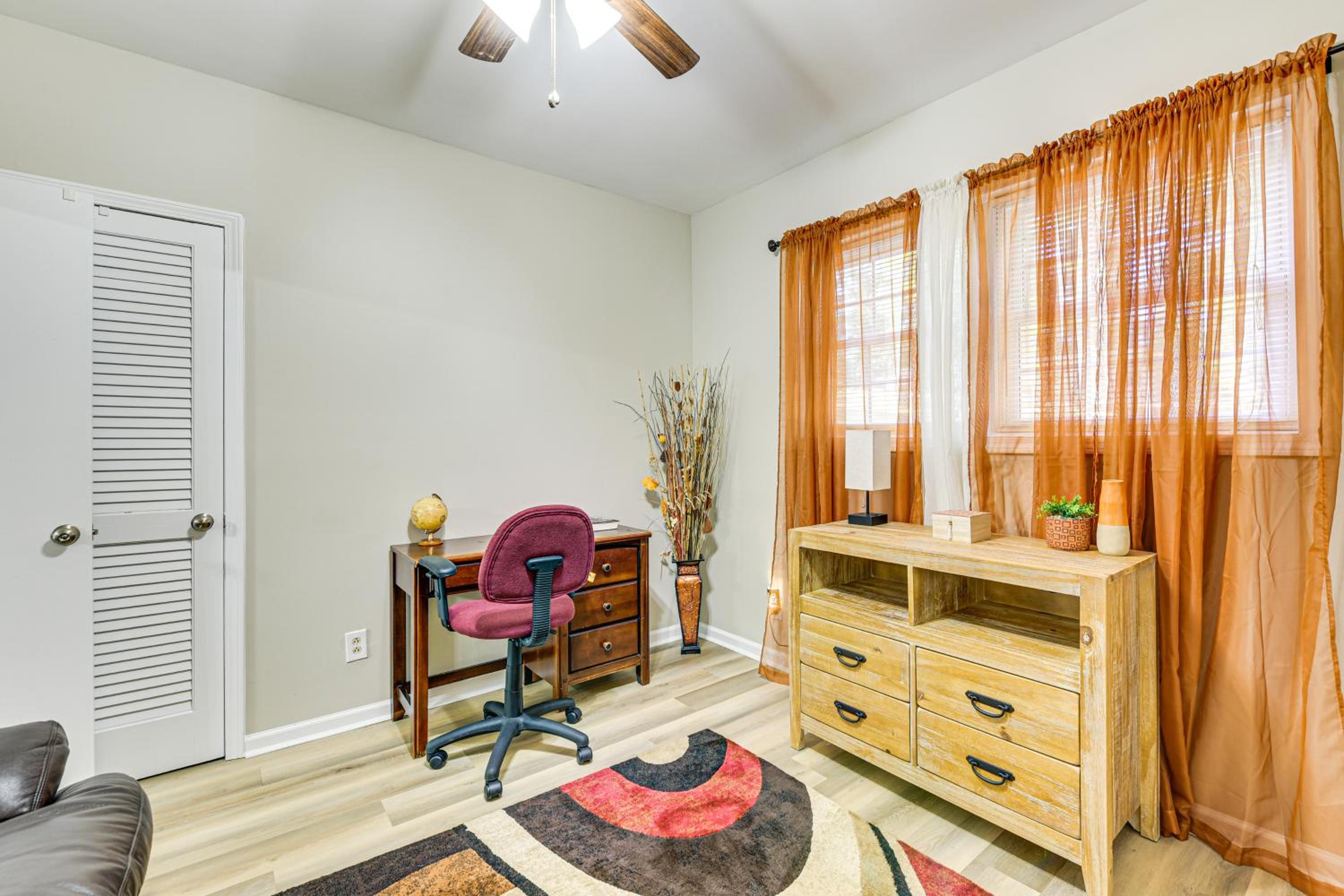 2 Mi to Dtwn Monroe near Wingate Cozy Apt with Patio