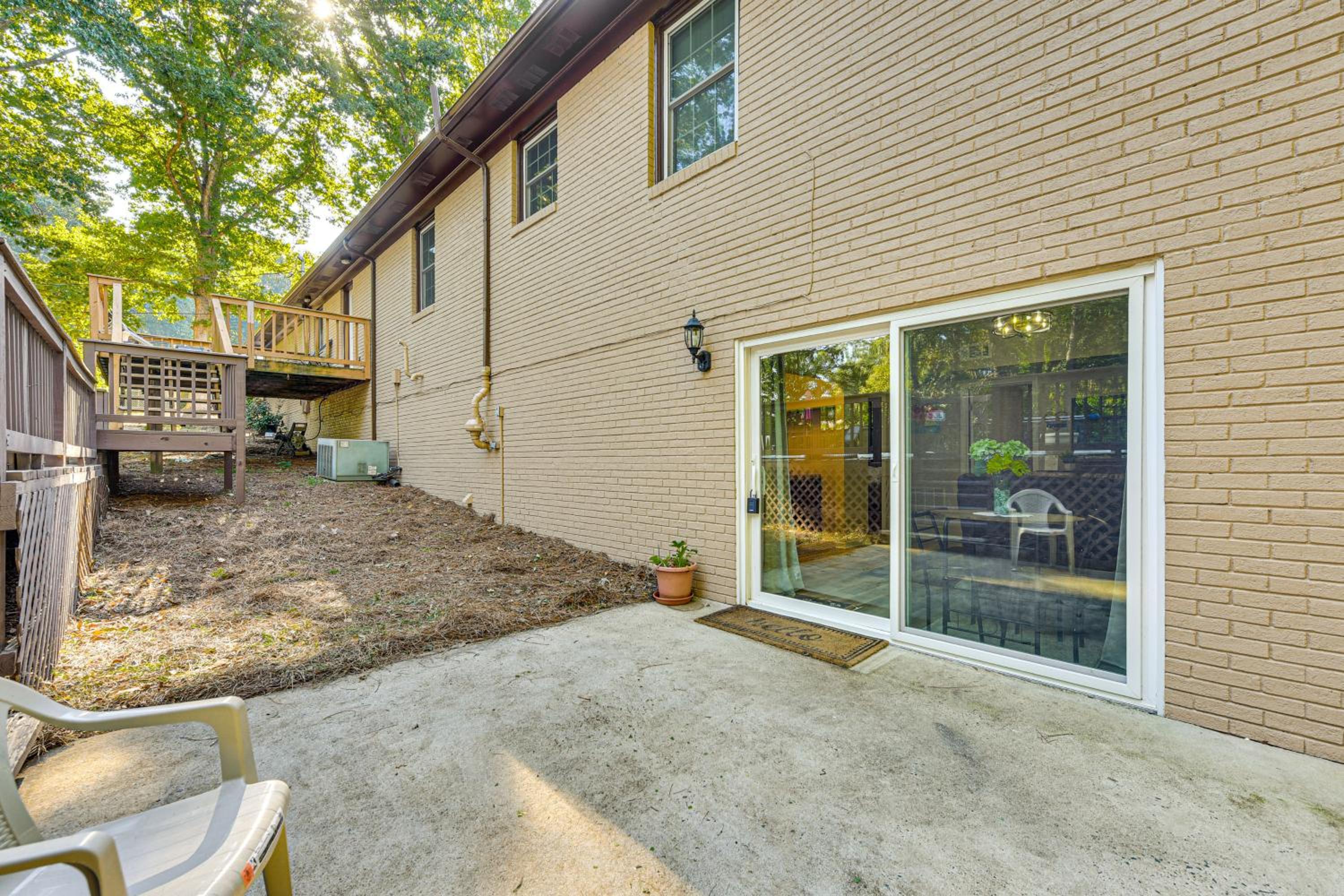 2 Mi to Dtwn Monroe near Wingate Cozy Apt with Patio
