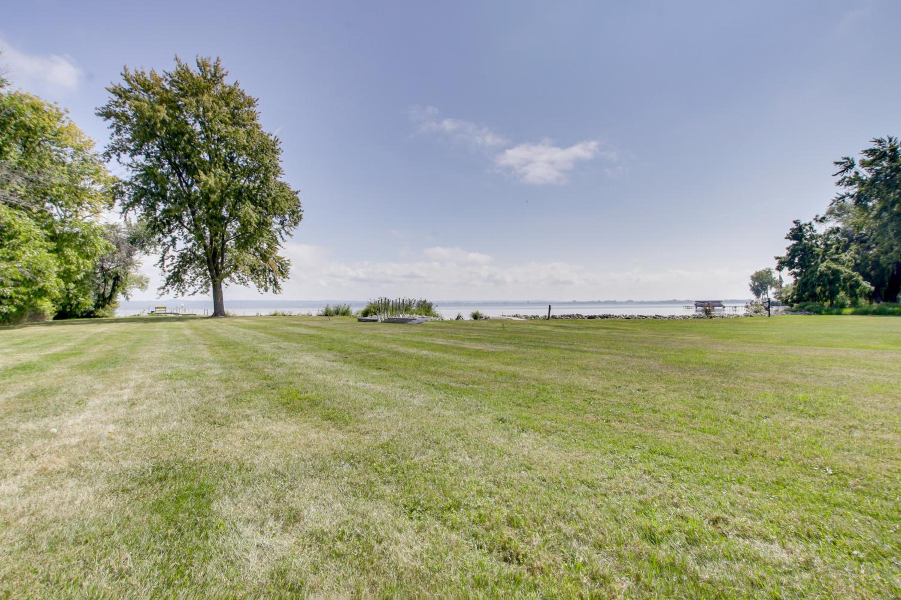 Lakefront Home Between Oshkosh and Fond Du Lac