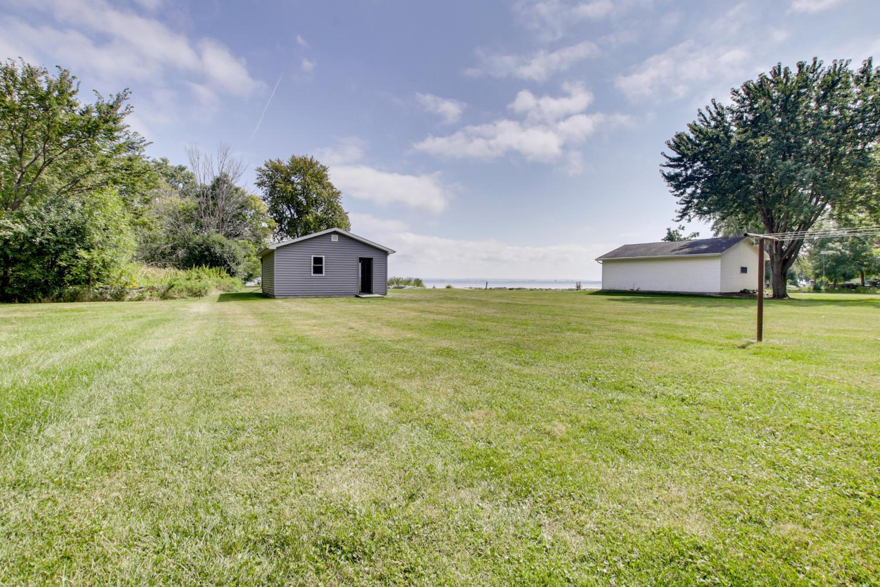 Lakefront Home Between Oshkosh and Fond Du Lac