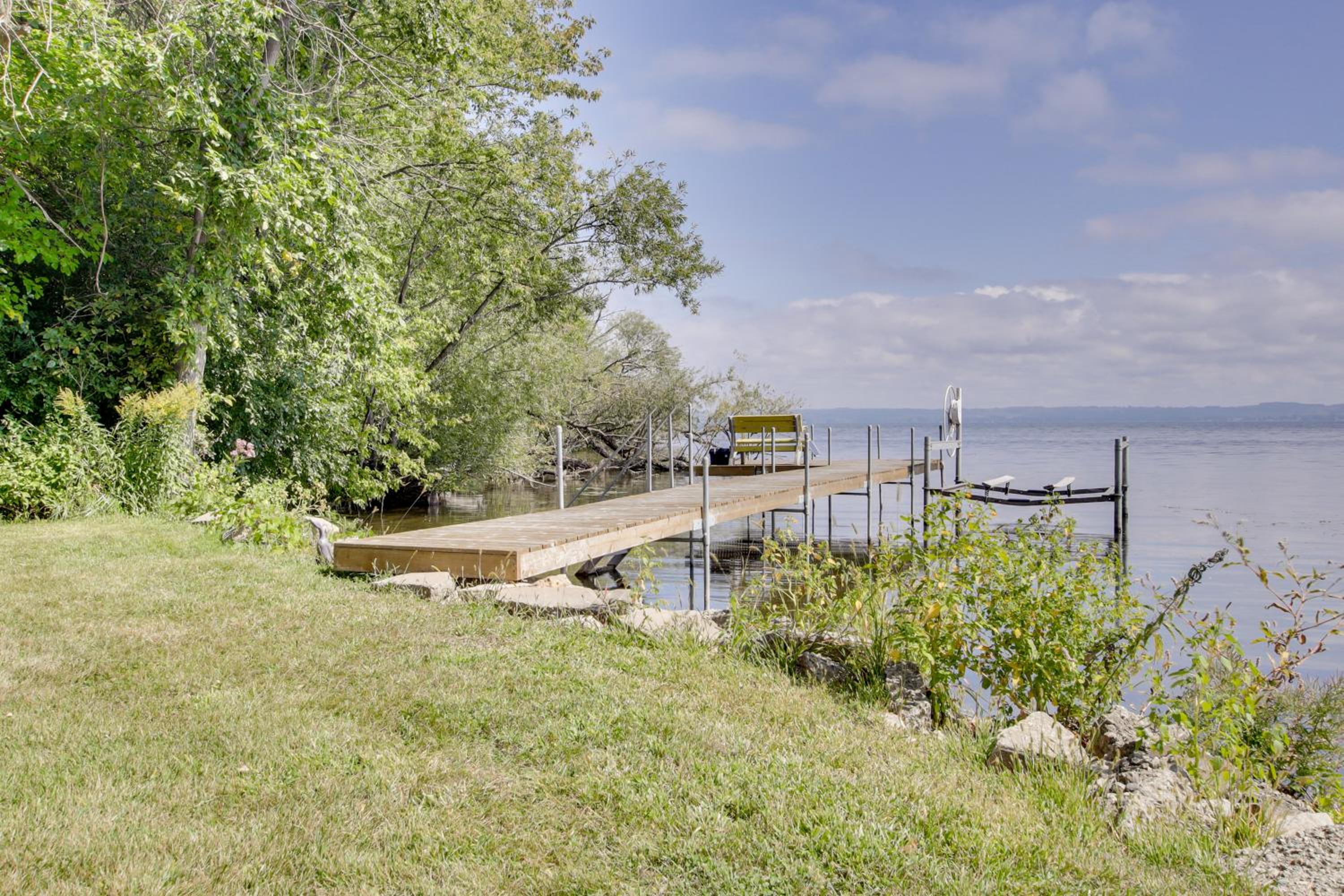 Lakefront Home Between Oshkosh and Fond Du Lac