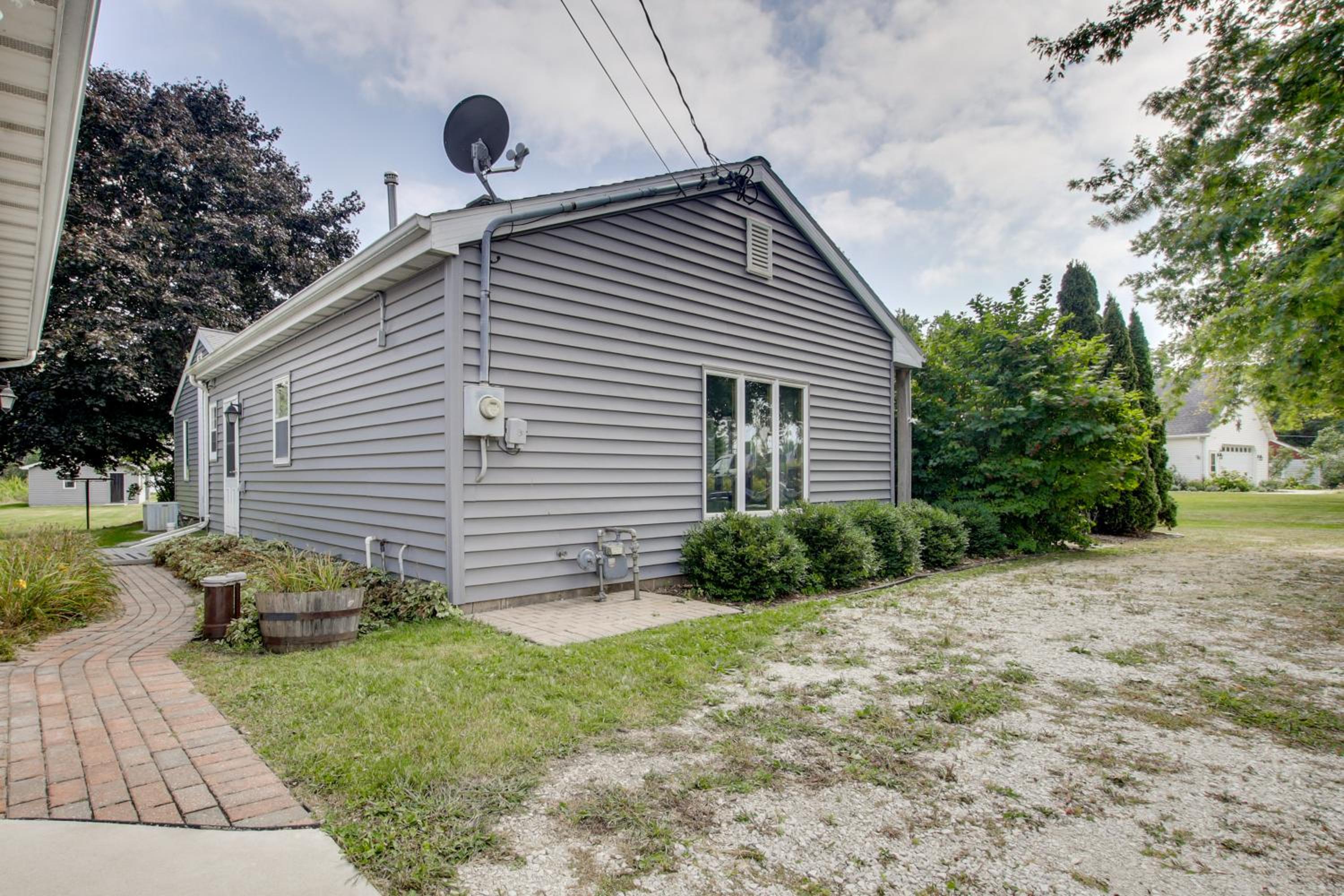 Lakefront Home Between Oshkosh and Fond Du Lac