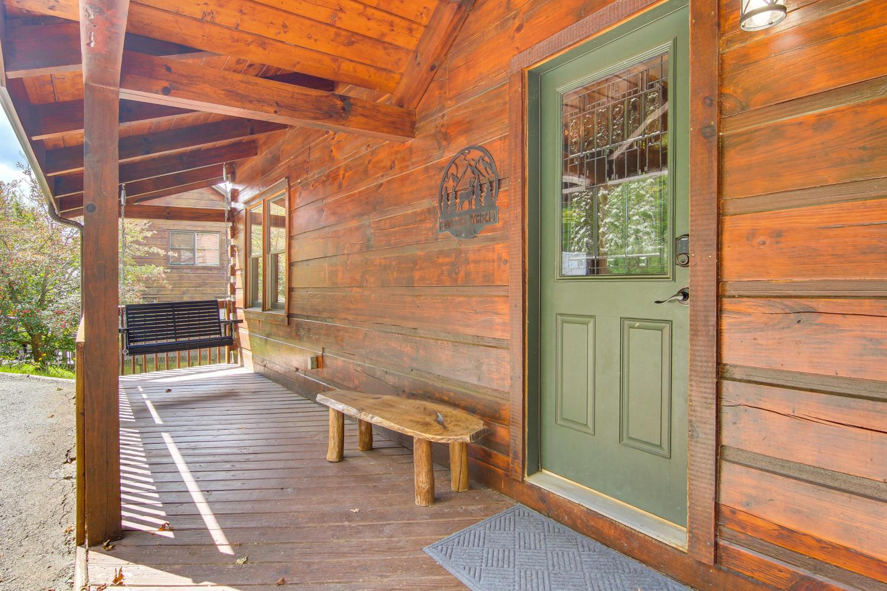 Ski and Hike Mars Hill Mountaintop Cabin with Views