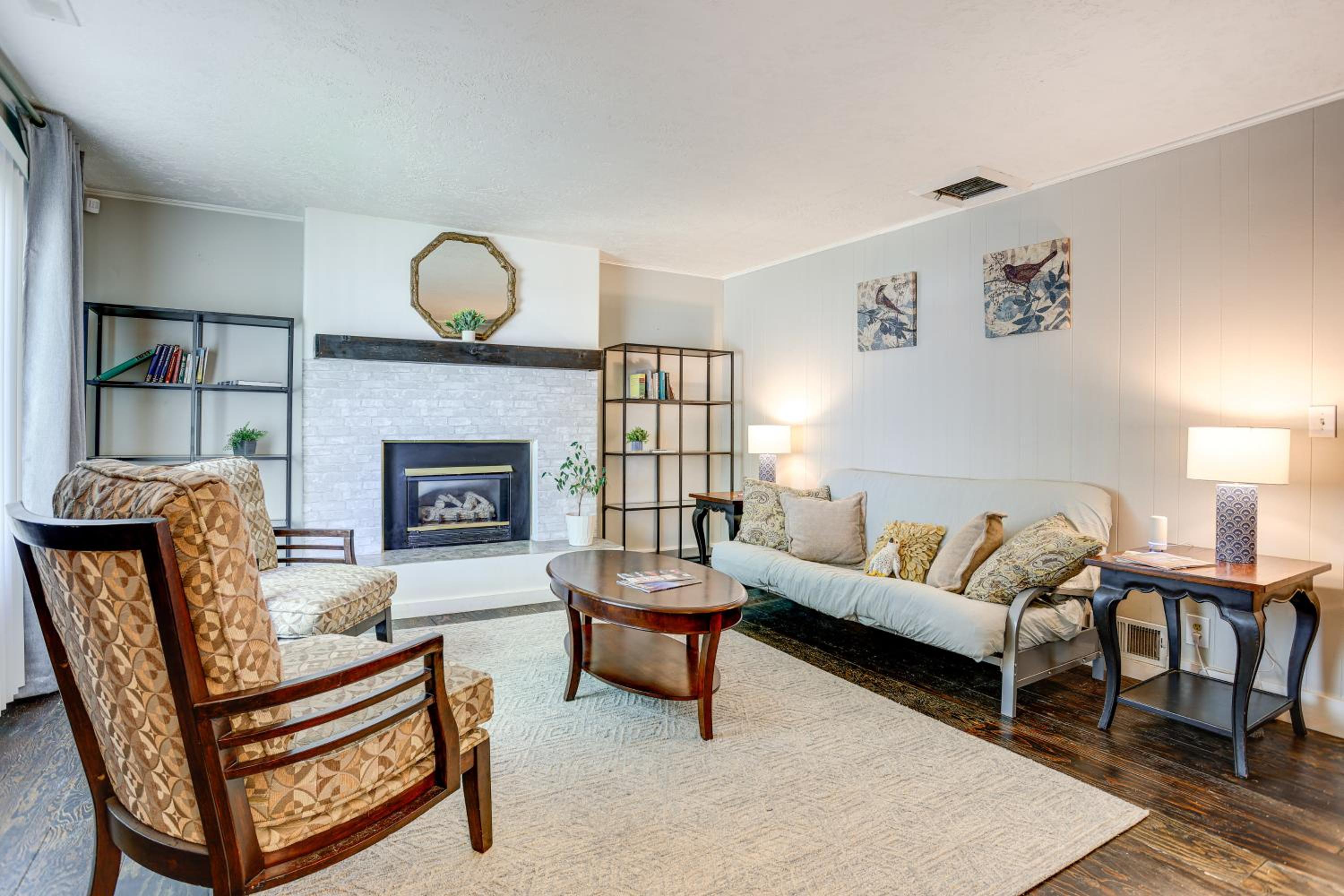 Apt 3 Mi to Dtwn Ogden! Pet-Friendly Backyard