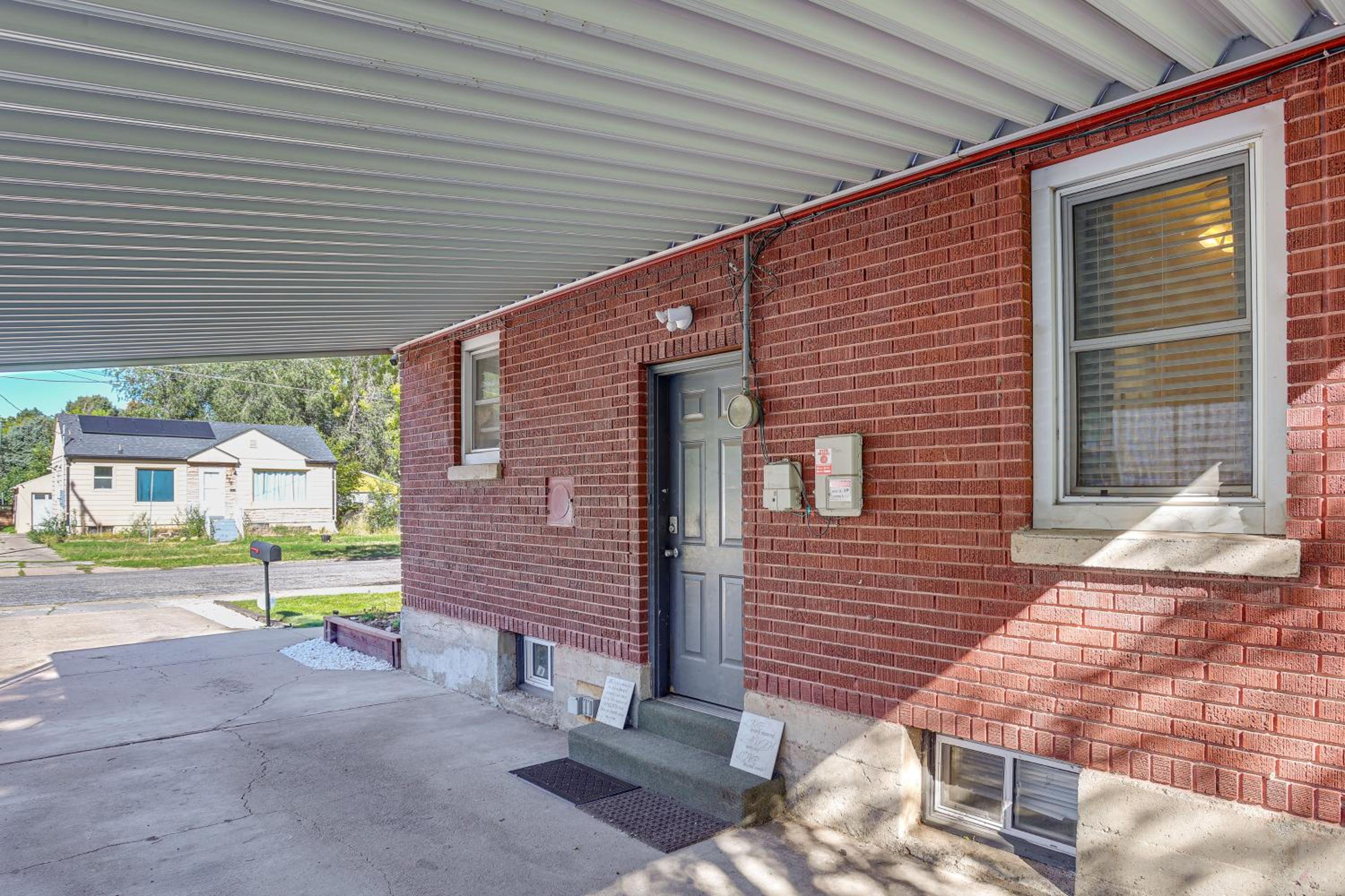 Apt 3 Mi to Dtwn Ogden! Pet-Friendly Backyard