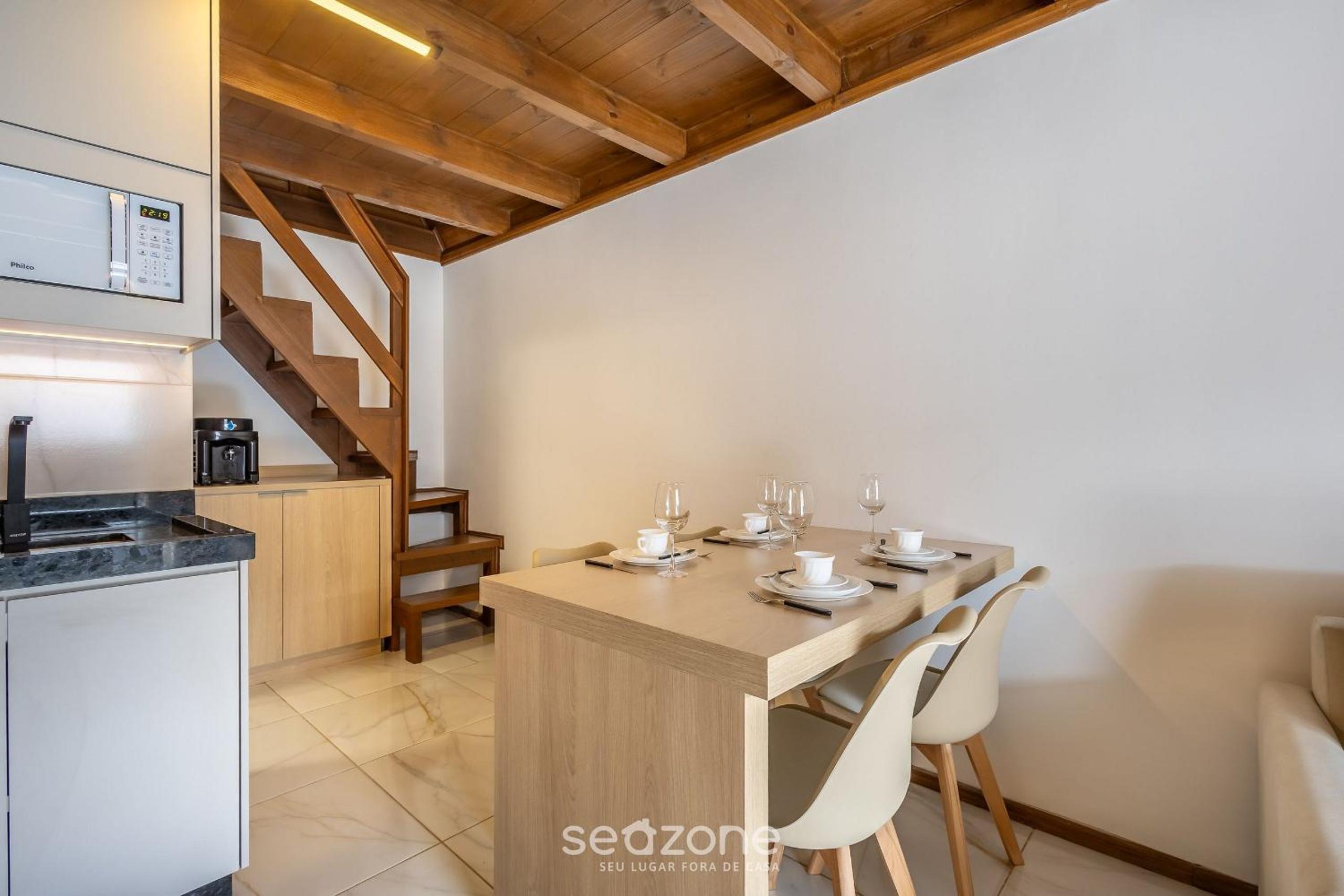 Comfortable and Sophisticated Accommodations Just Minutes from the Beach - VIL