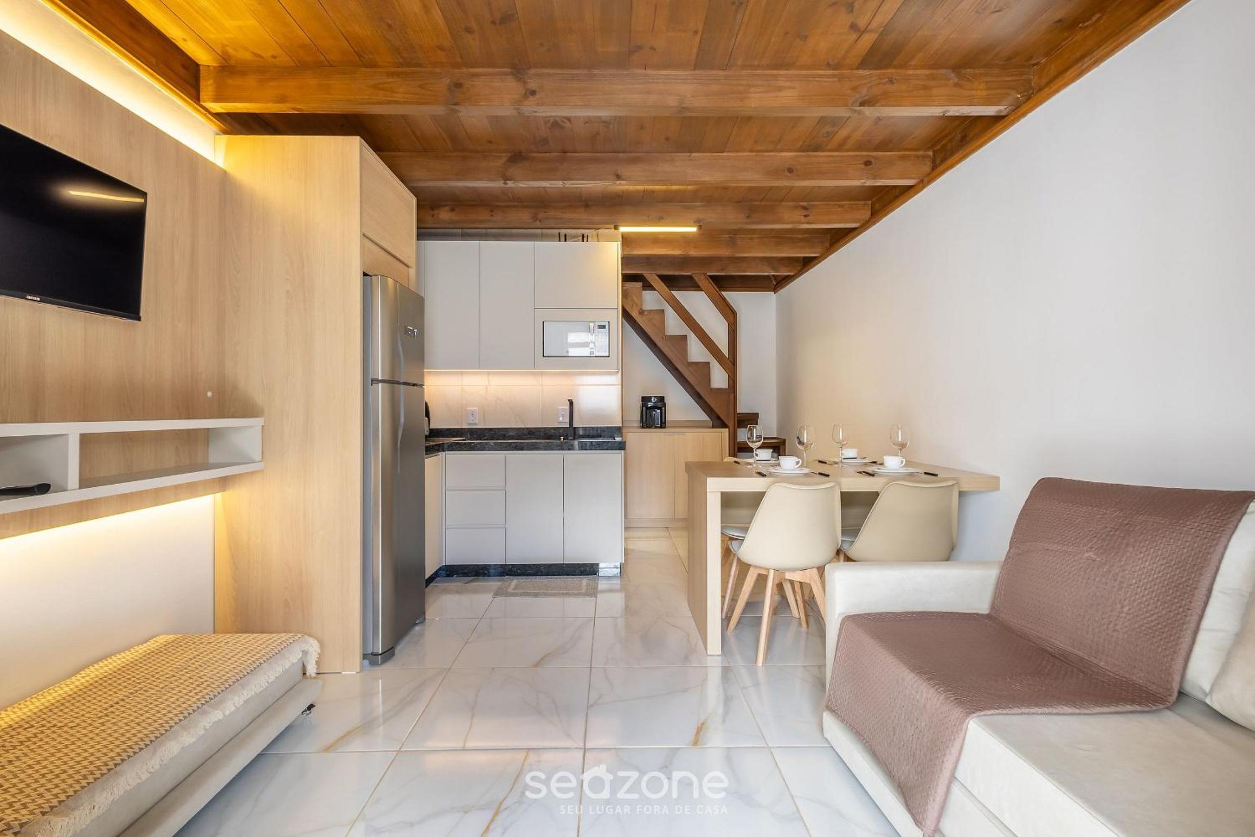 Comfortable and Sophisticated Accommodations Just Minutes from the Beach - VIL