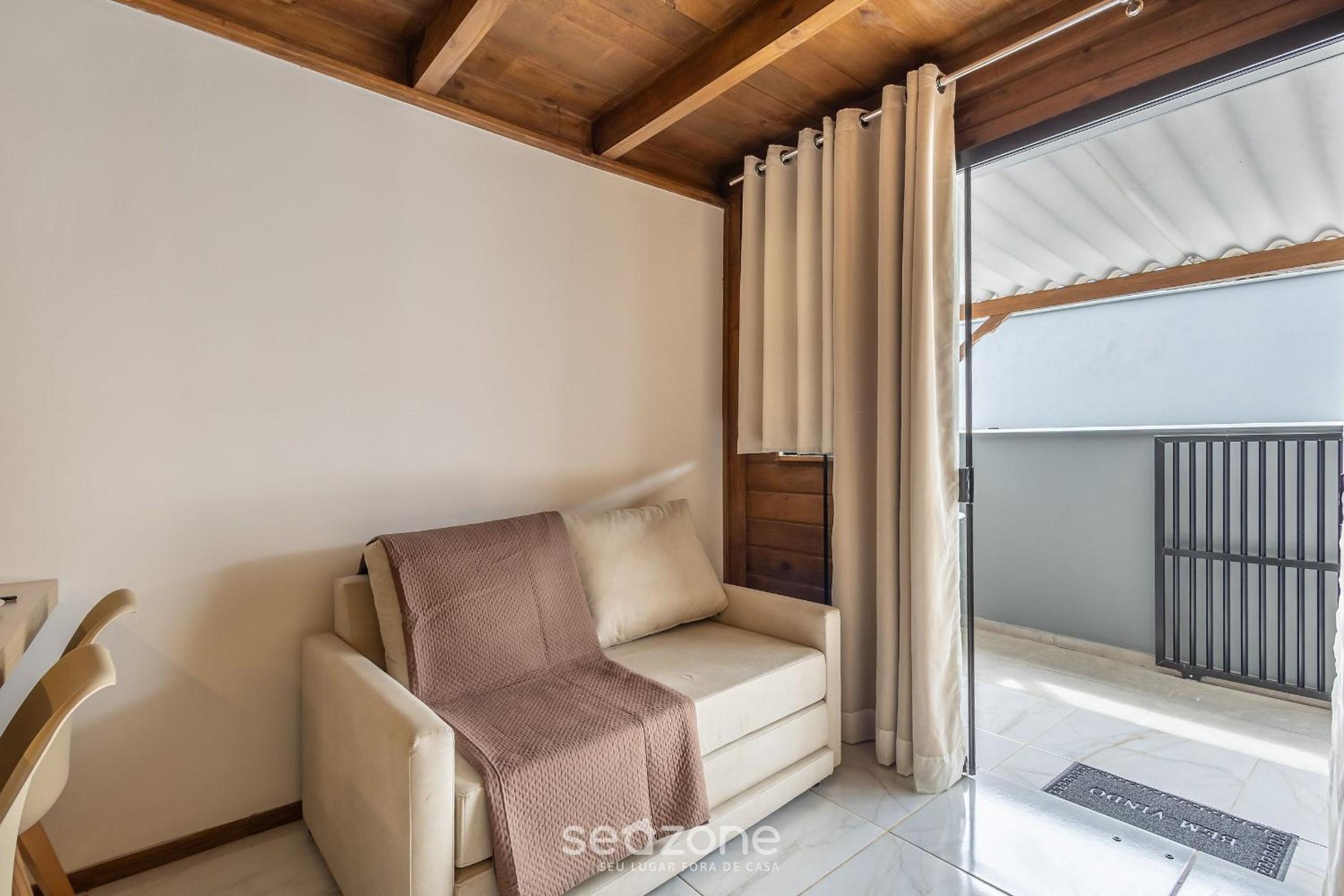 Comfortable and Sophisticated Accommodations Just Minutes from the Beach - VIL