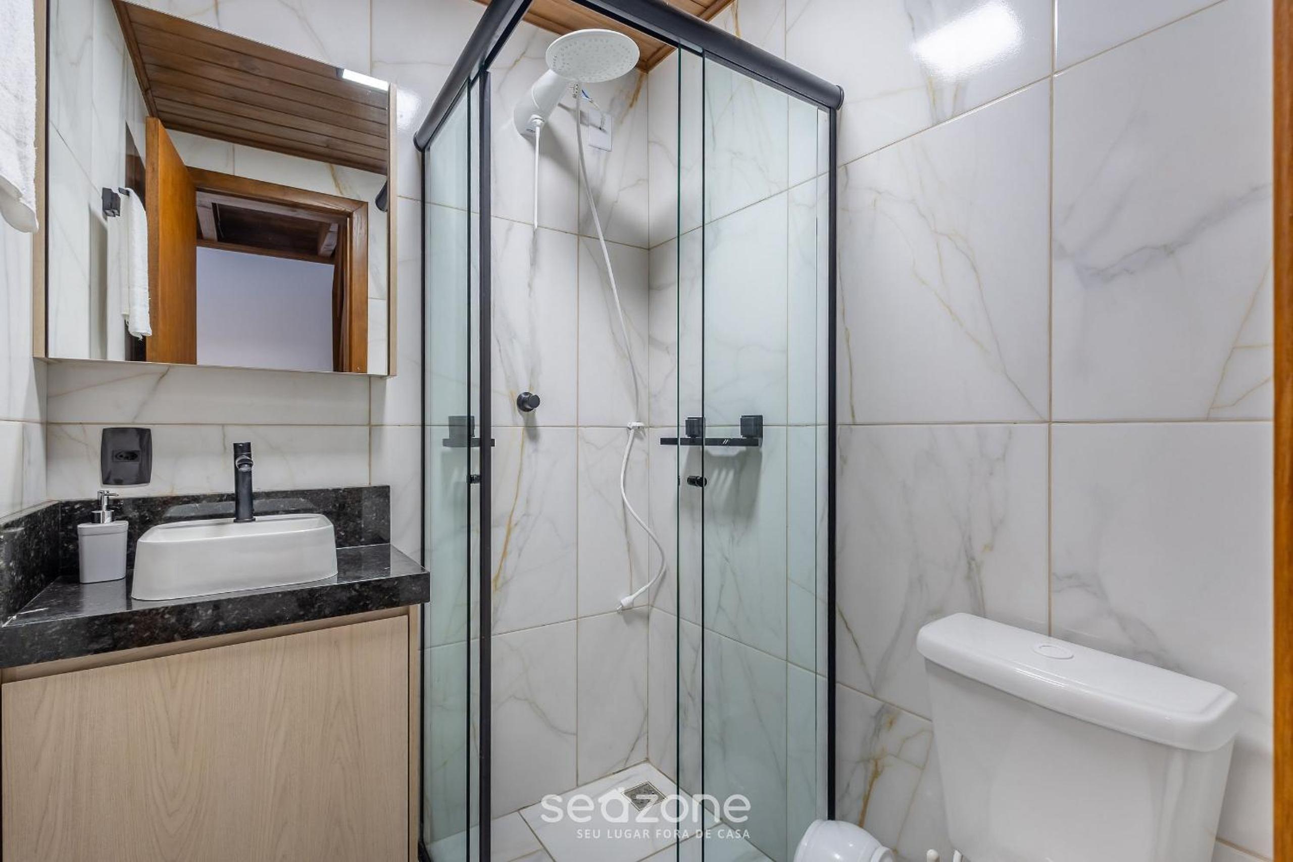 Comfortable and Sophisticated Accommodations Just Minutes from the Beach - VIL