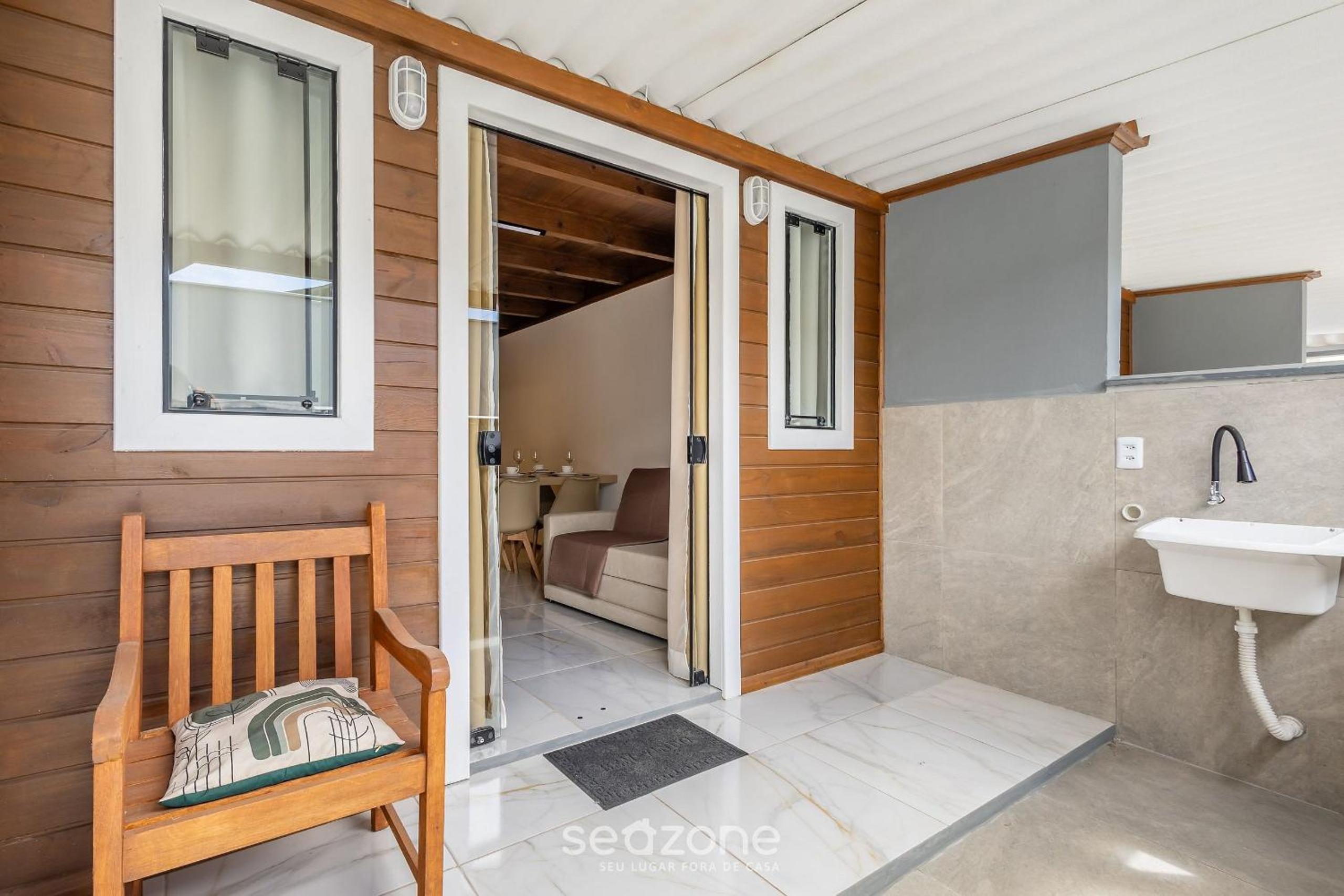 Comfortable and Sophisticated Accommodations Just Minutes from the Beach - VIL