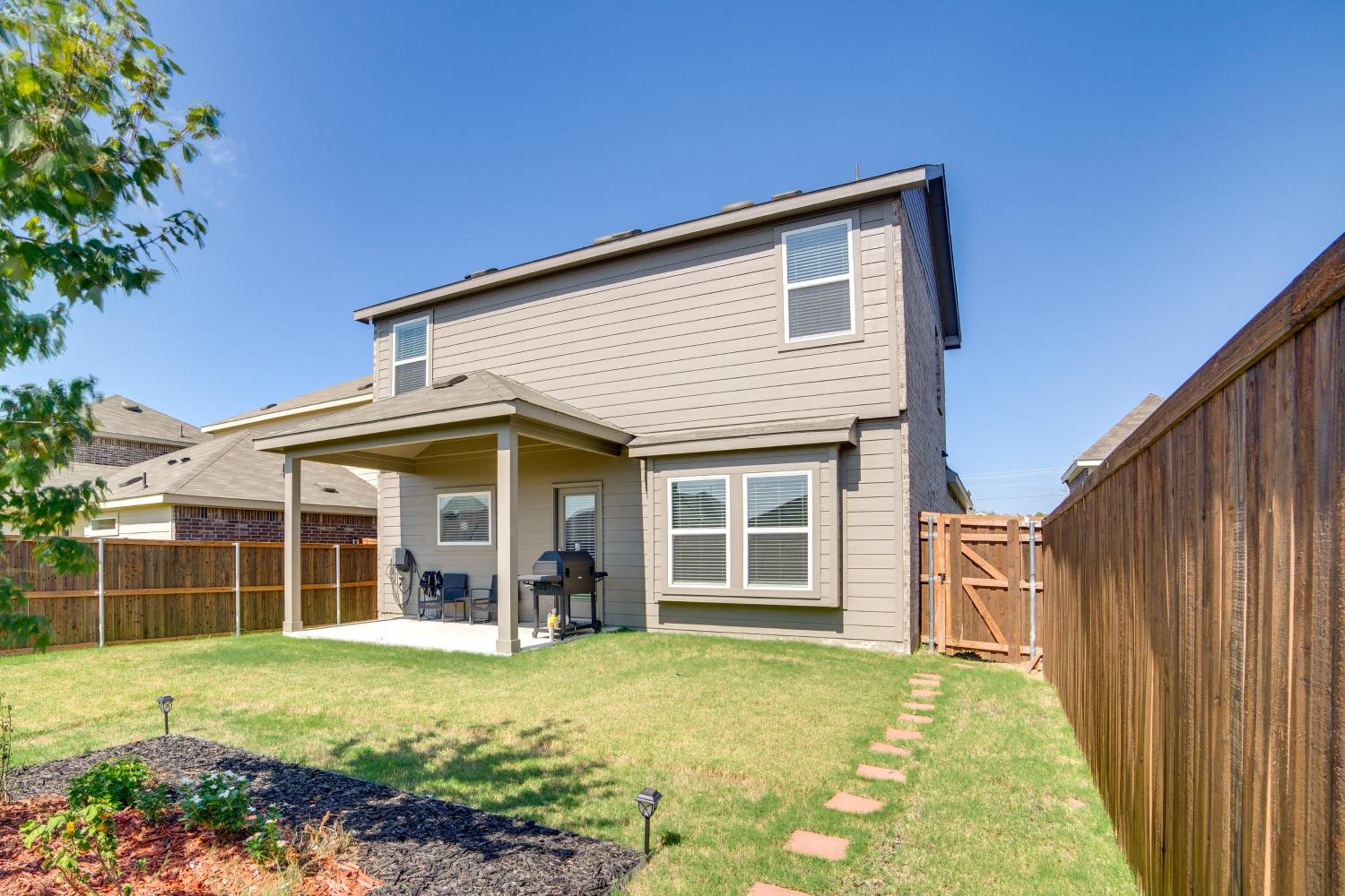 Yard and Office Spacious Family Home in Forney
