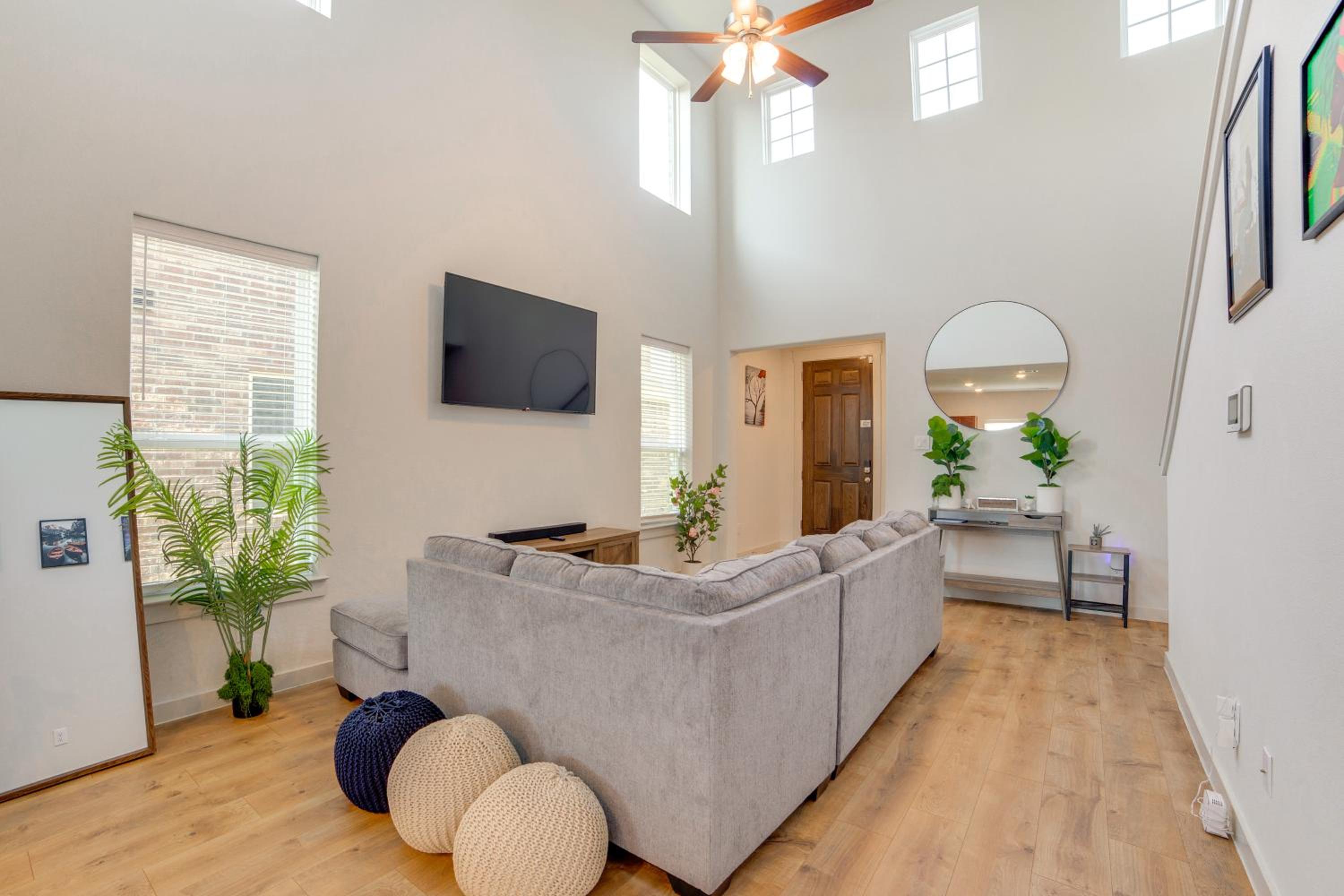 Yard and Office Spacious Family Home in Forney