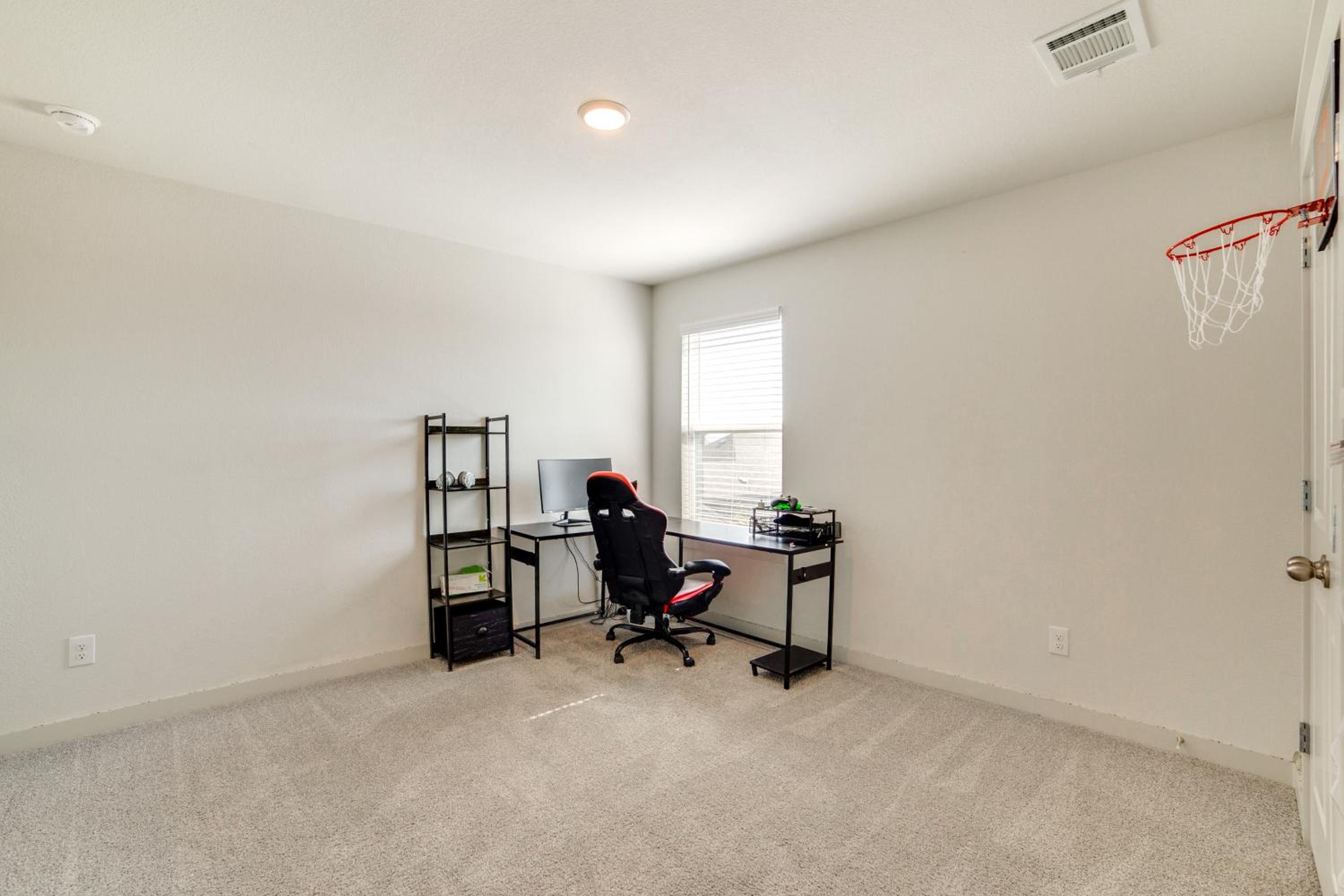 Yard and Office Spacious Family Home in Forney