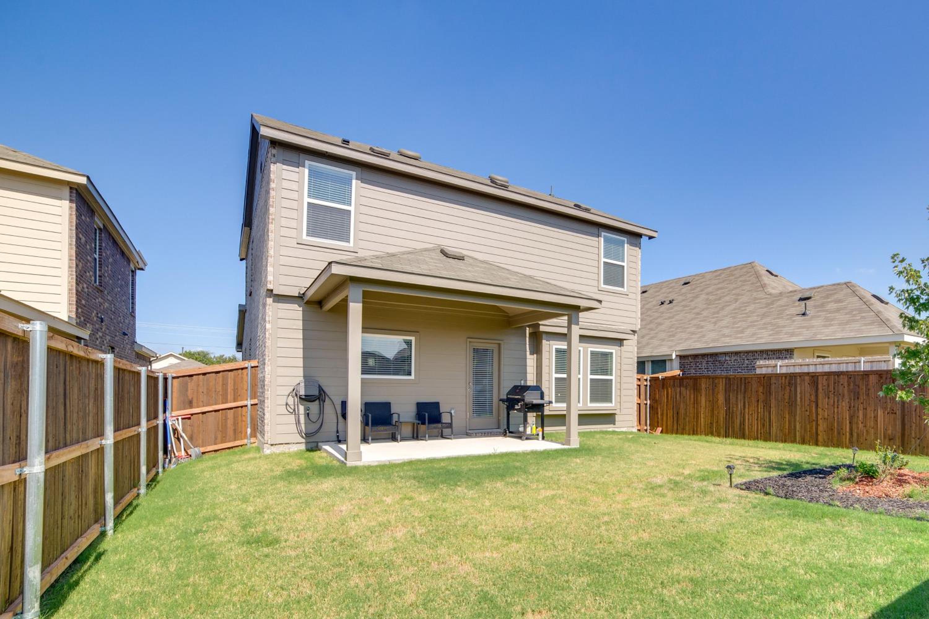 Yard and Office Spacious Family Home in Forney