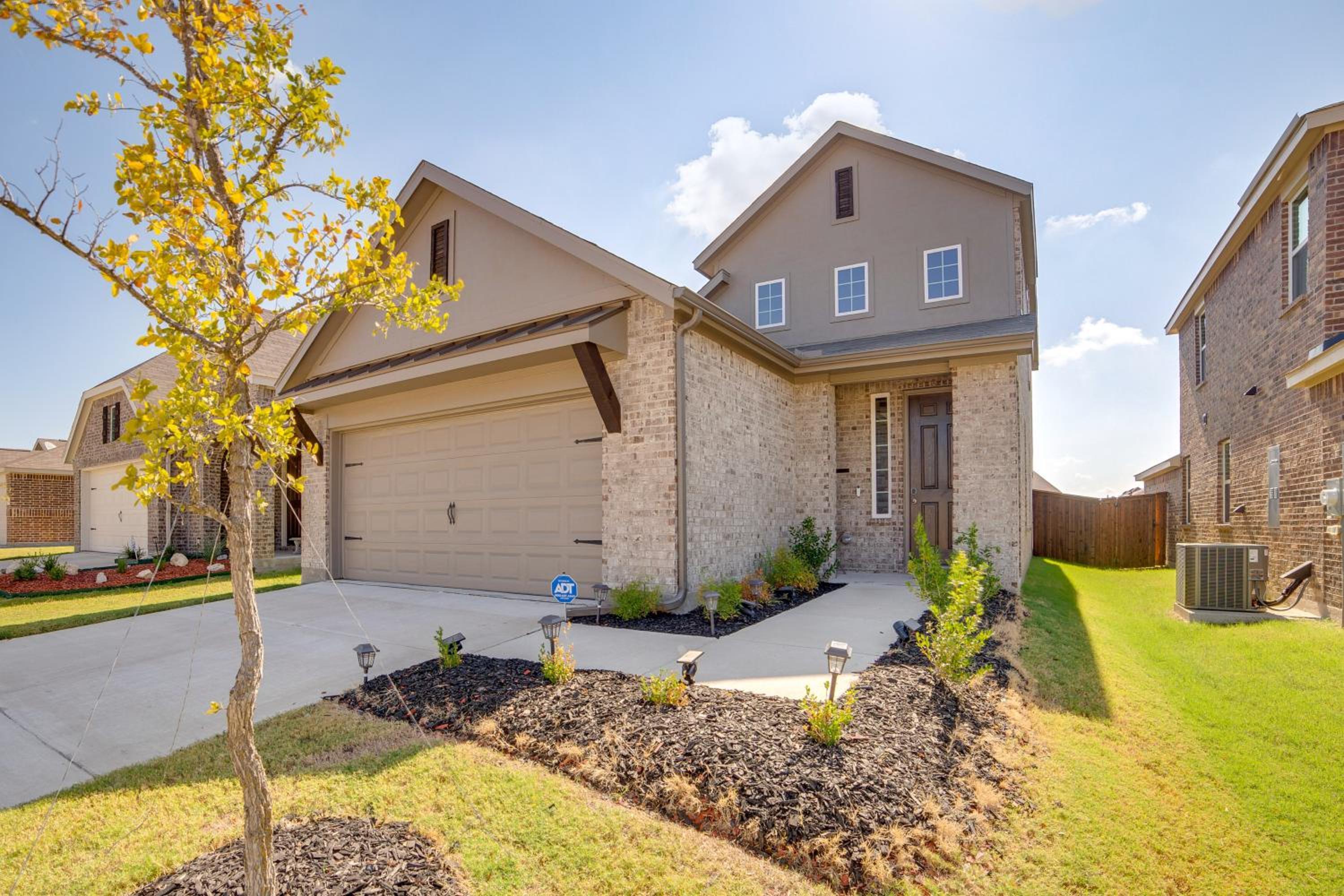 Yard and Office Spacious Family Home in Forney