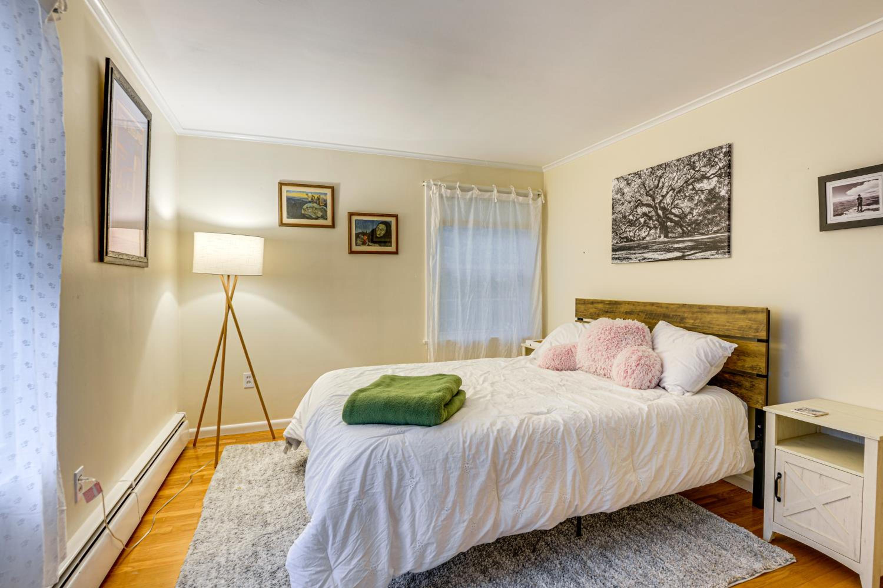 Near Main St and Festivals Peaceful Keene Getaway!