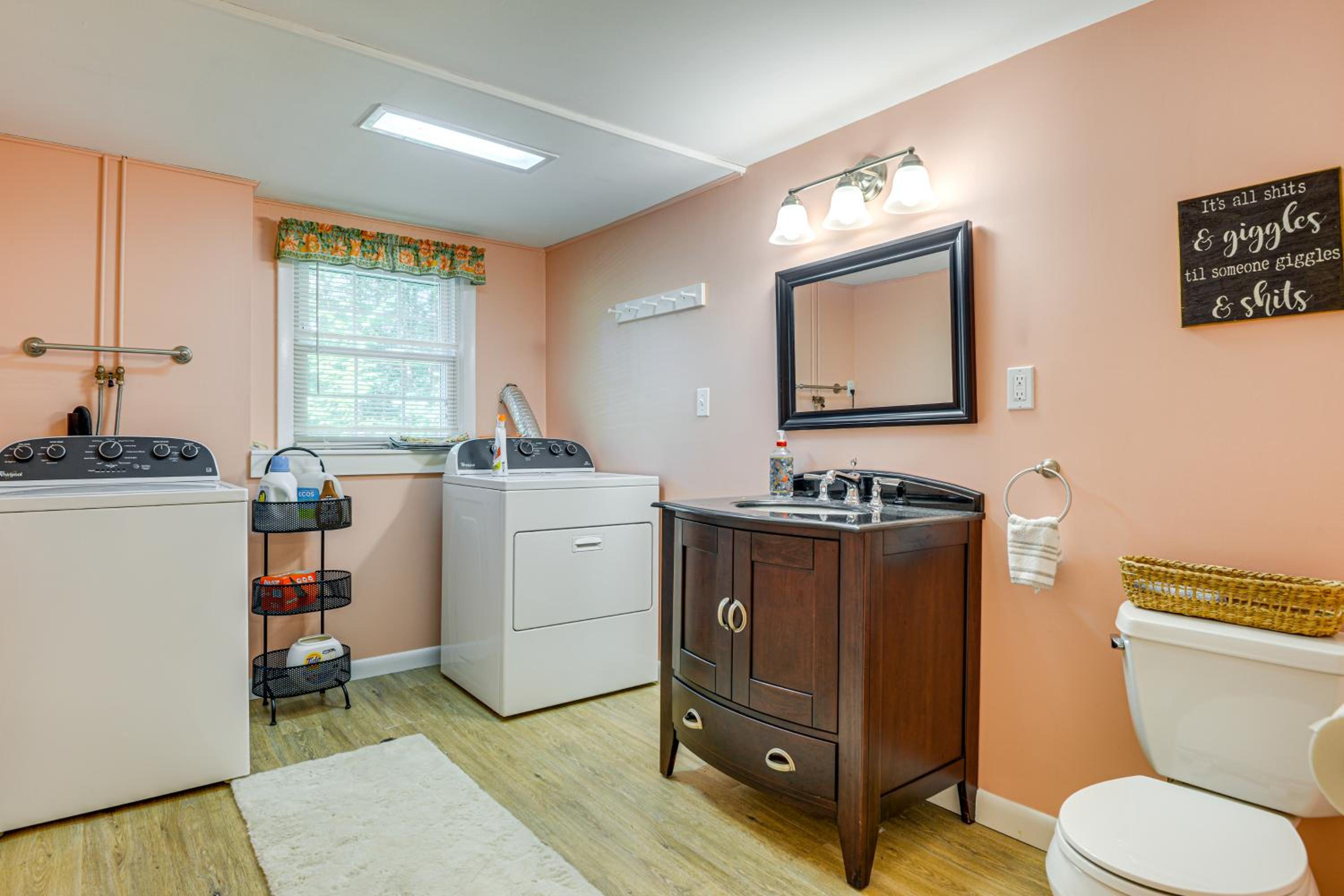 Near Main St and Festivals Peaceful Keene Getaway!