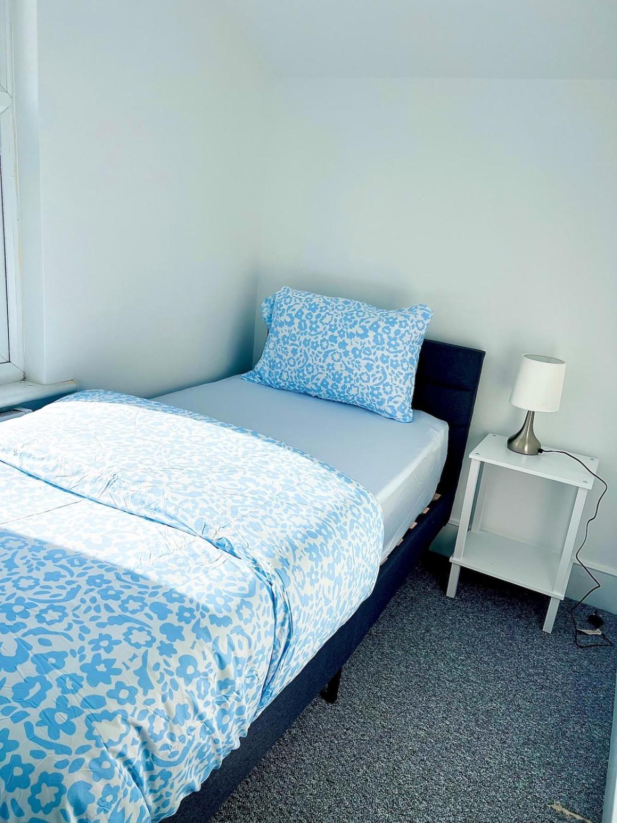 Spacious 4Bedroom - 10mins to London Bridge with Parking & Garden