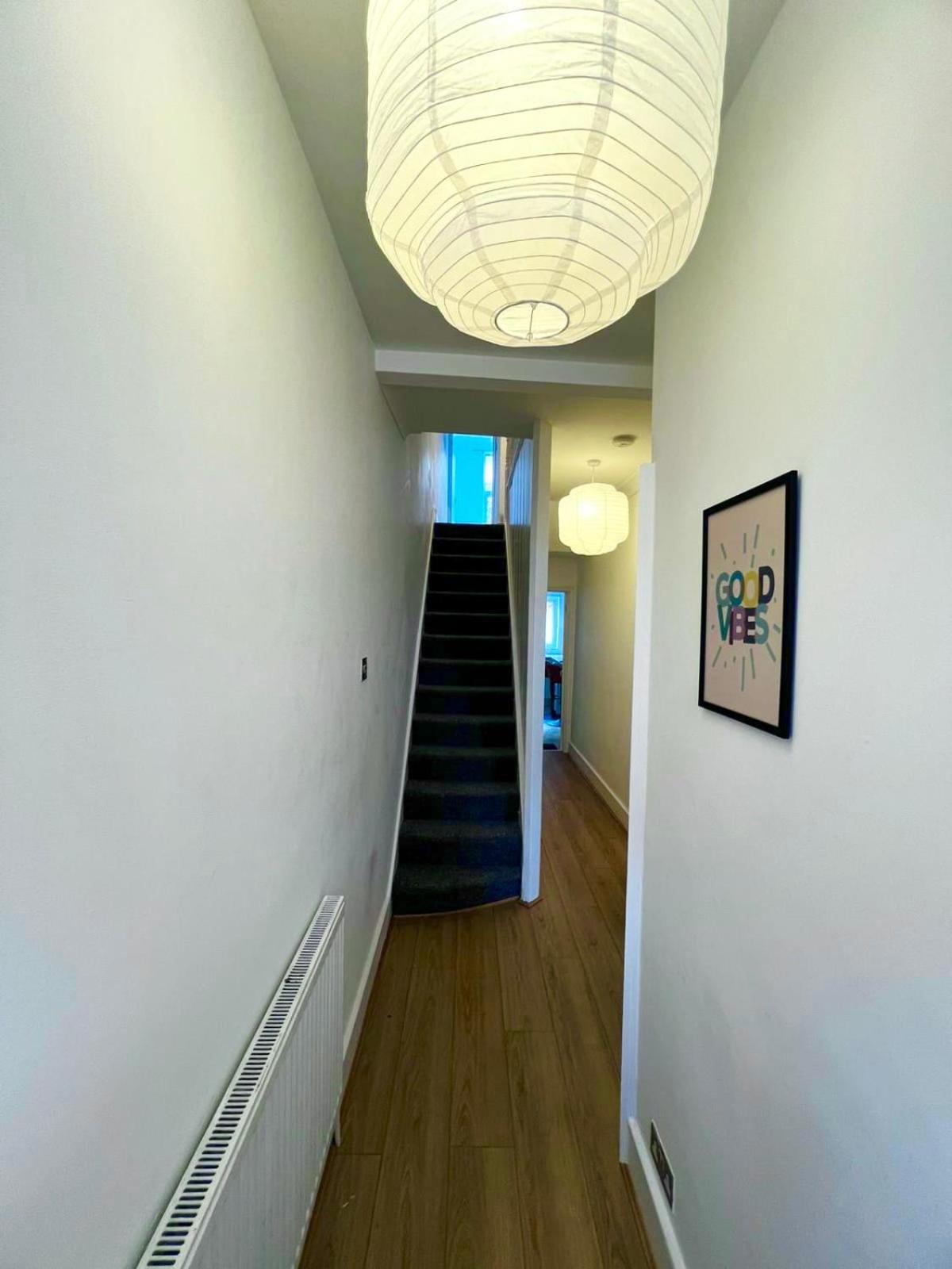 Spacious 4Bedroom - 10mins to London Bridge with Parking & Garden