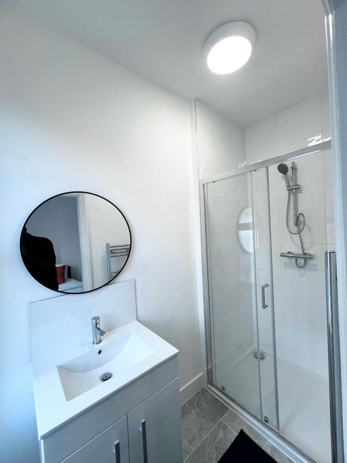 Spacious 4Bedroom - 10mins to London Bridge with Parking & Garden