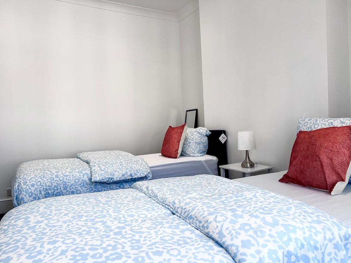 Spacious 4Bedroom - 10mins to London Bridge with Parking & Garden