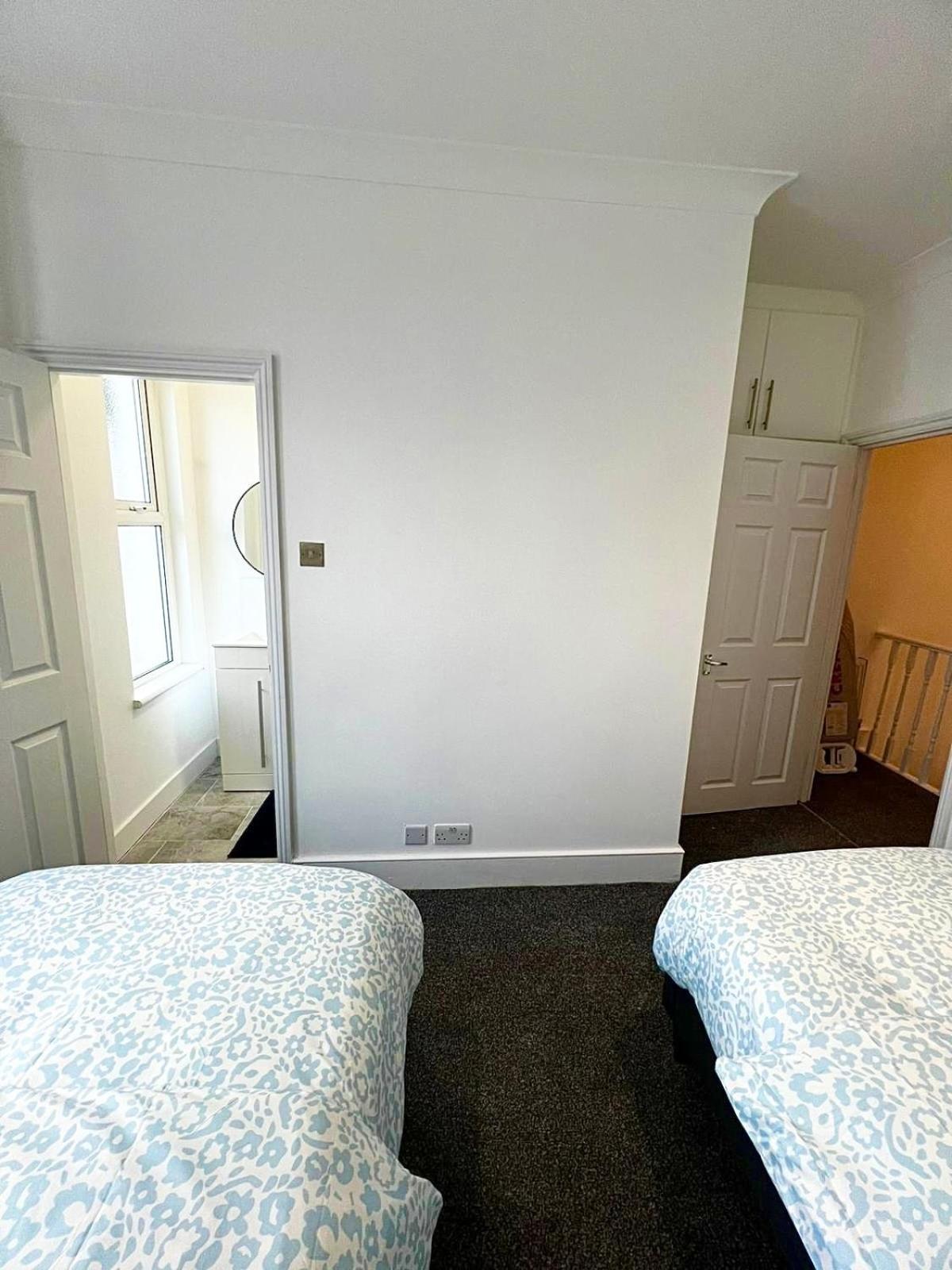 Spacious 4Bedroom - 10mins to London Bridge with Parking & Garden