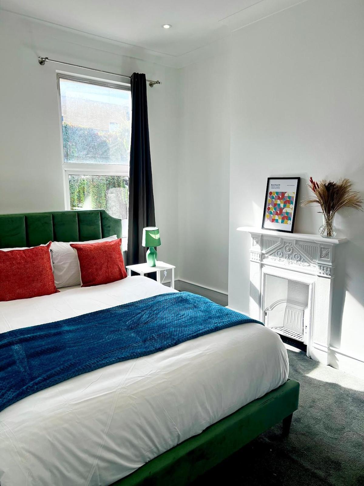 Spacious 4Bedroom - 10mins to London Bridge with Parking & Garden