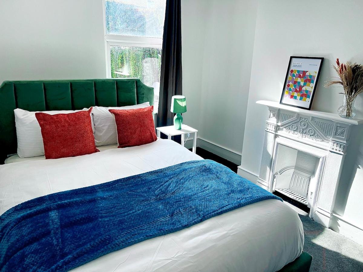 Spacious 4Bedroom - 10mins to London Bridge with Parking & Garden