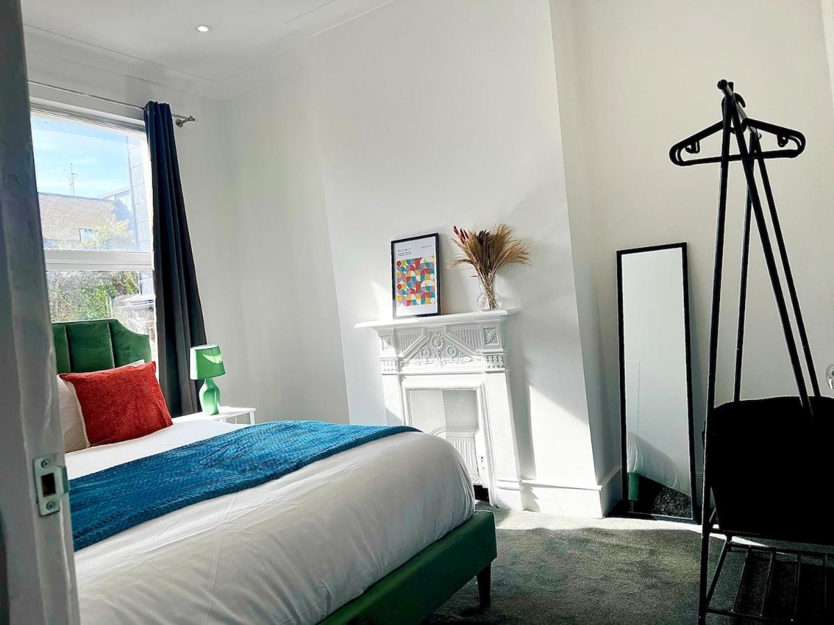 Spacious 4Bedroom - 10mins to London Bridge with Parking & Garden