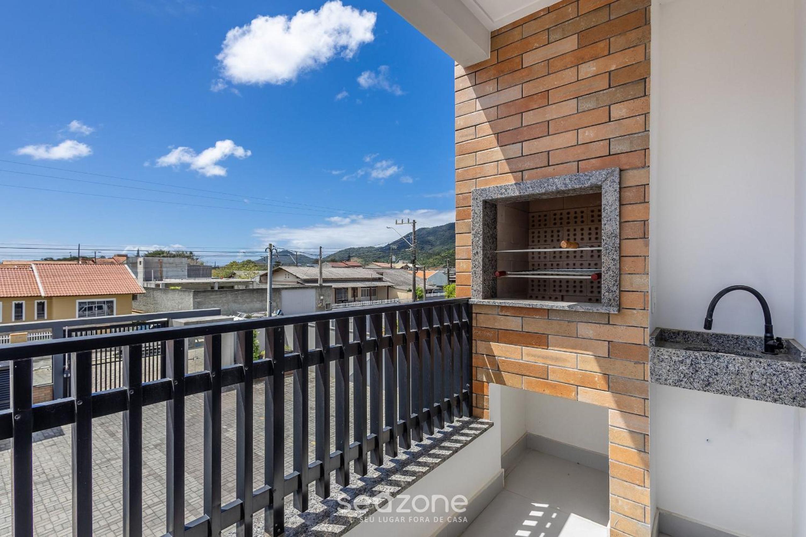 Apart with barbecue 750 m from the beach RRV0202