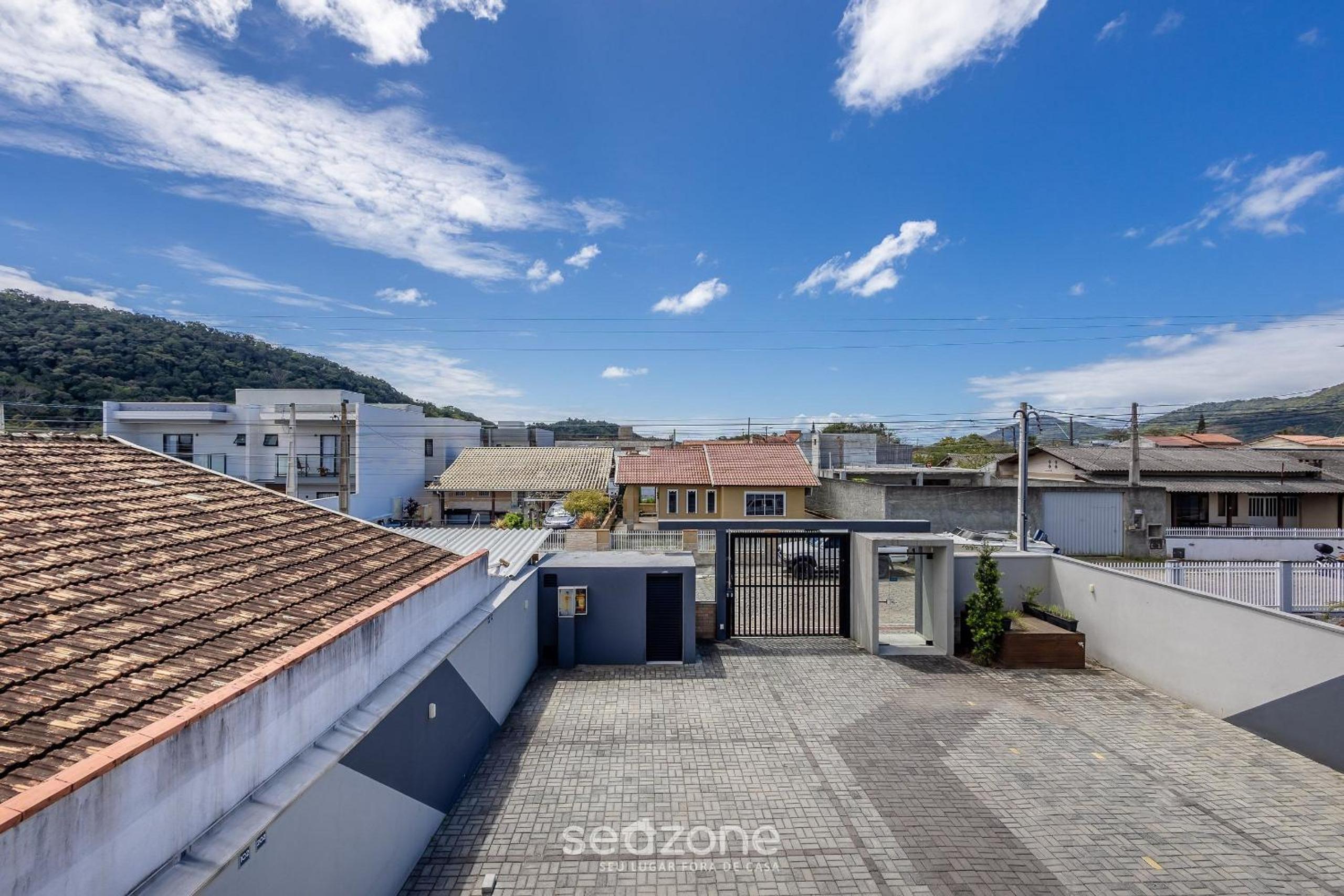 Apart with barbecue 750 m from the beach RRV0202