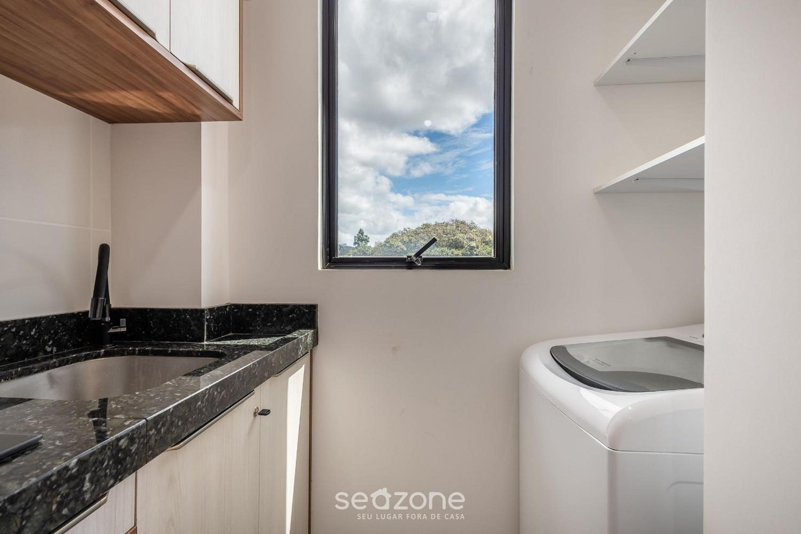 Apart with barbecue 750 m from the beach RRV0202