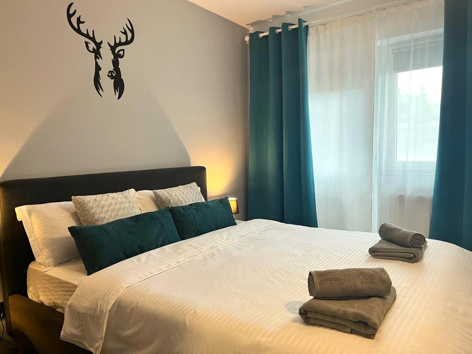 Deer House - Fireplace 1BR near Sinaia Plaza