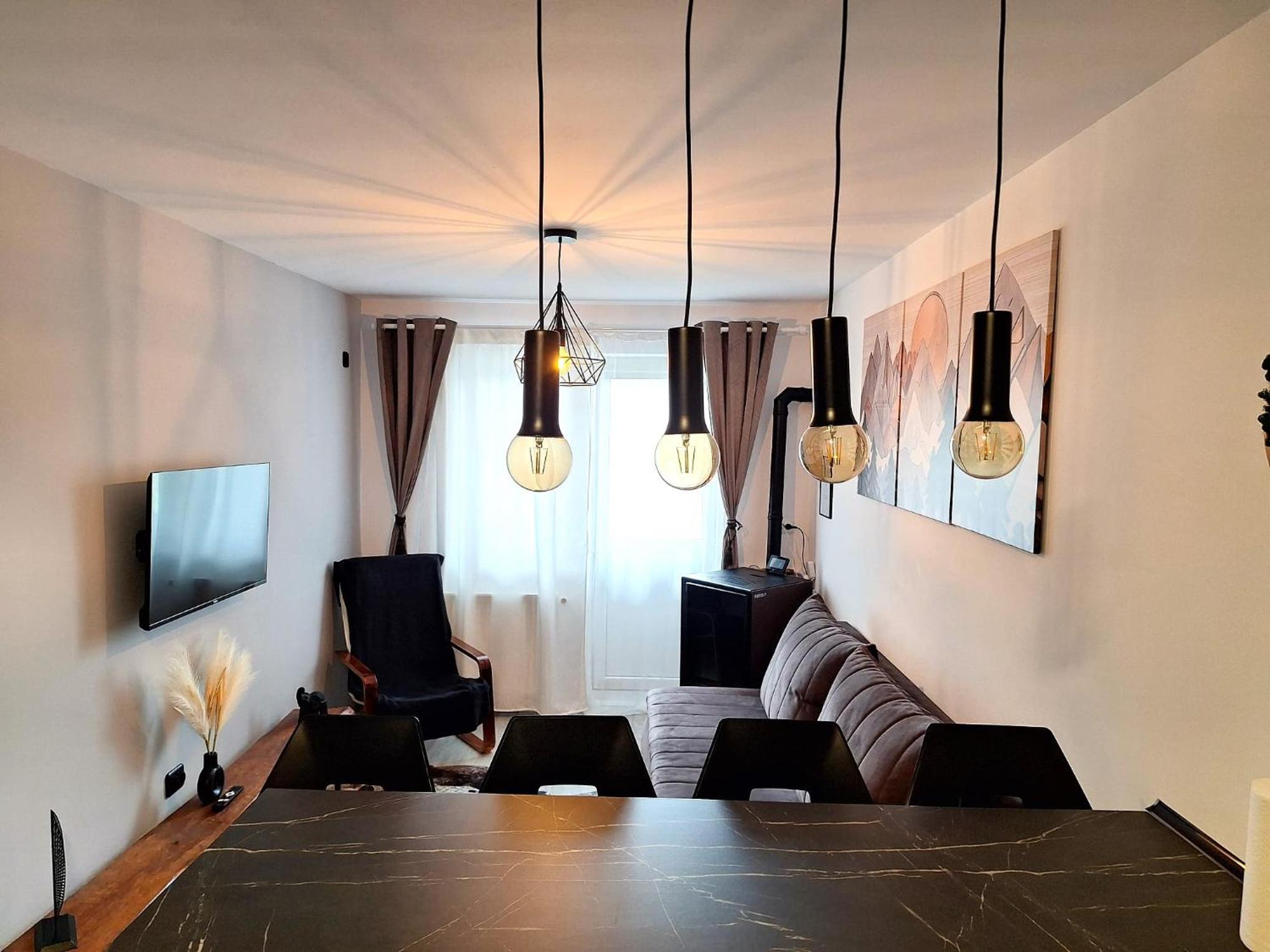 Deer House - Fireplace 1BR near Sinaia Plaza