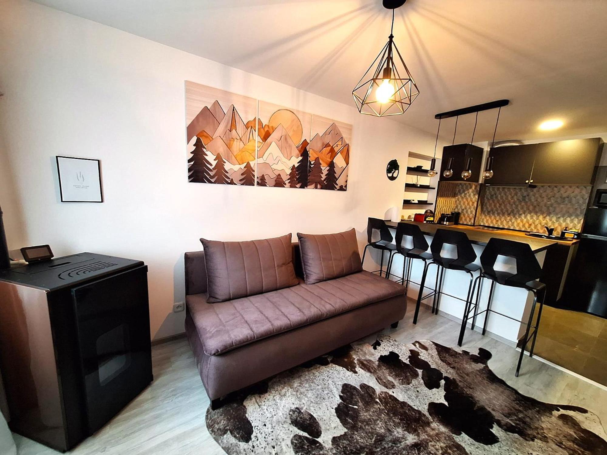 Deer House - Fireplace 1BR near Sinaia Plaza