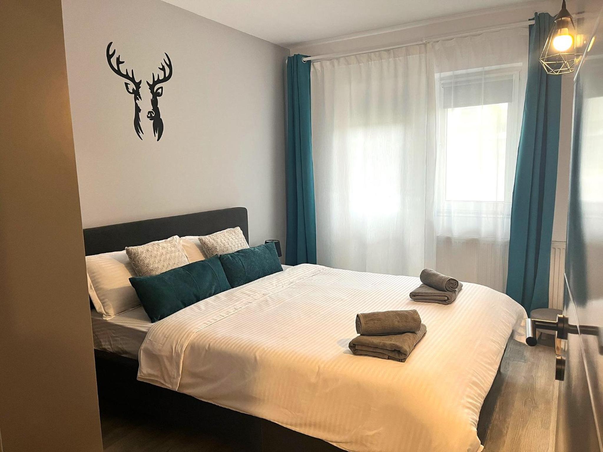 Deer House - Fireplace 1BR near Sinaia Plaza