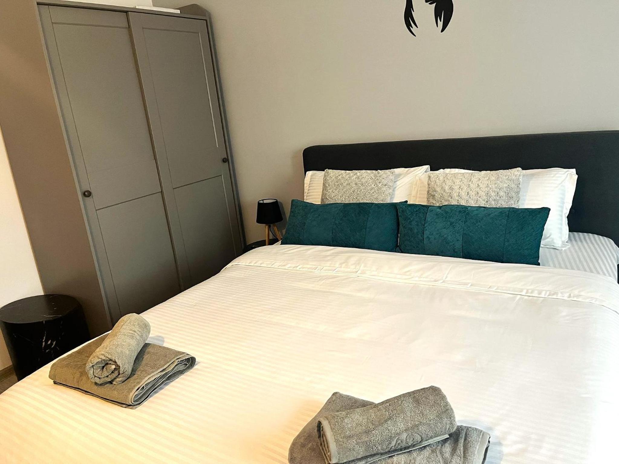 Deer House - Fireplace 1BR near Sinaia Plaza